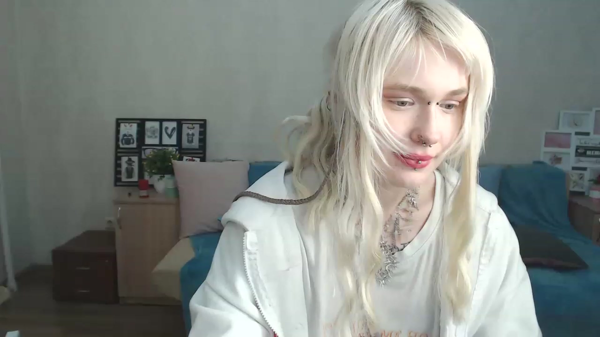 Gallery image thumbnail from Killinna's myfreecams stream on, 03/12/2023, 16:46 image 17 of 20