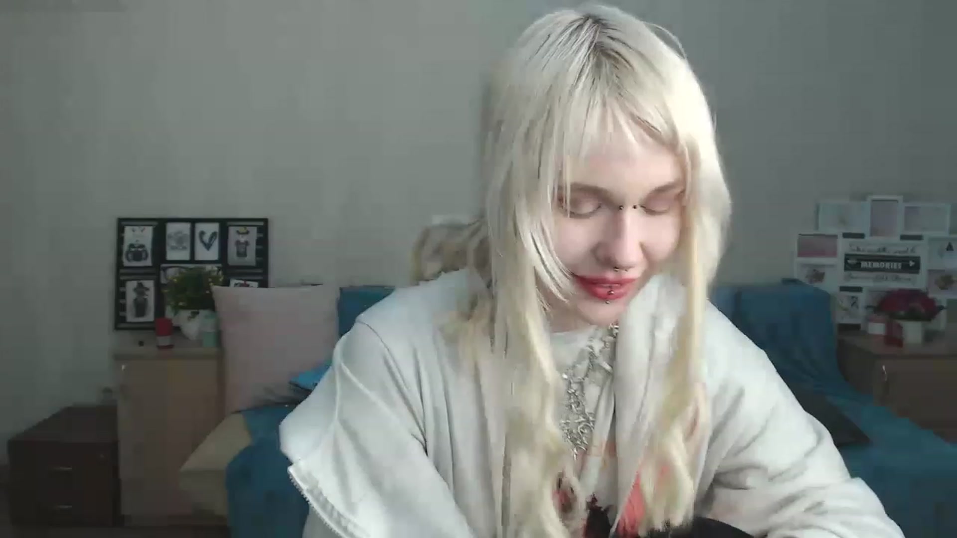 Gallery image thumbnail from Killinna's myfreecams stream on, 03/12/2023, 16:46 image 9 of 20