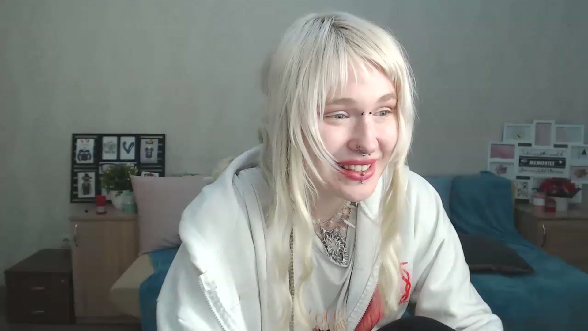 Gallery image thumbnail from Killinna's myfreecams stream on, 03/12/2023, 16:46 image 3 of 20