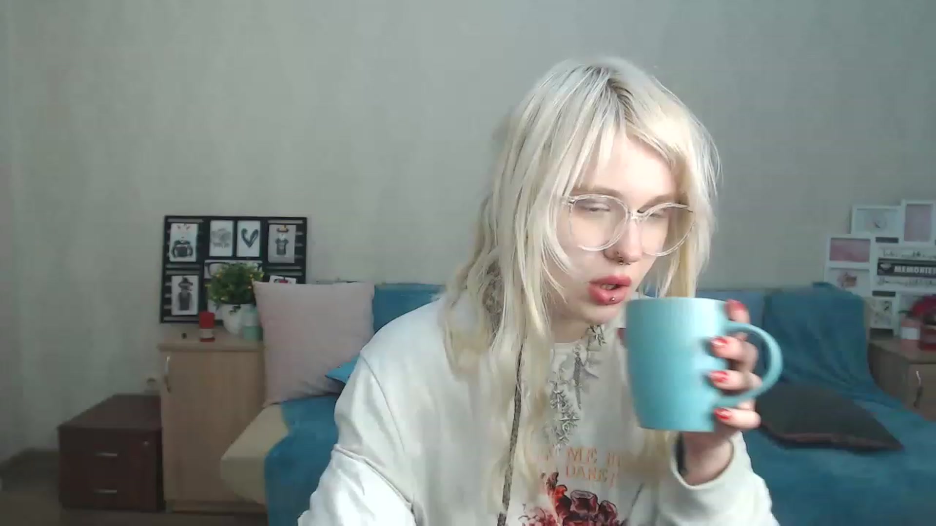 Gallery image thumbnail from Killinna's myfreecams stream on, 03/12/2023, 17:51 image 14 of 20