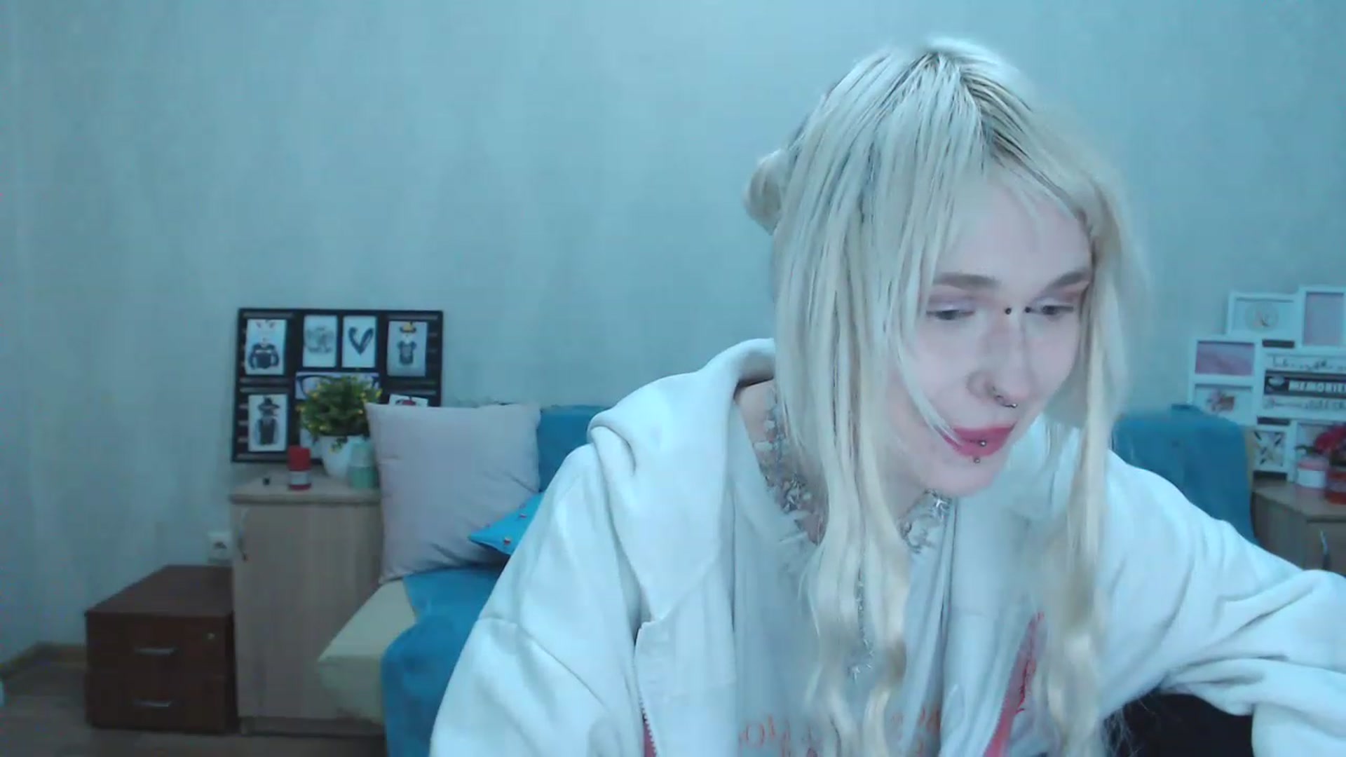 Gallery image thumbnail from Killinna's myfreecams stream on, 03/12/2023, 17:51 image 20 of 20