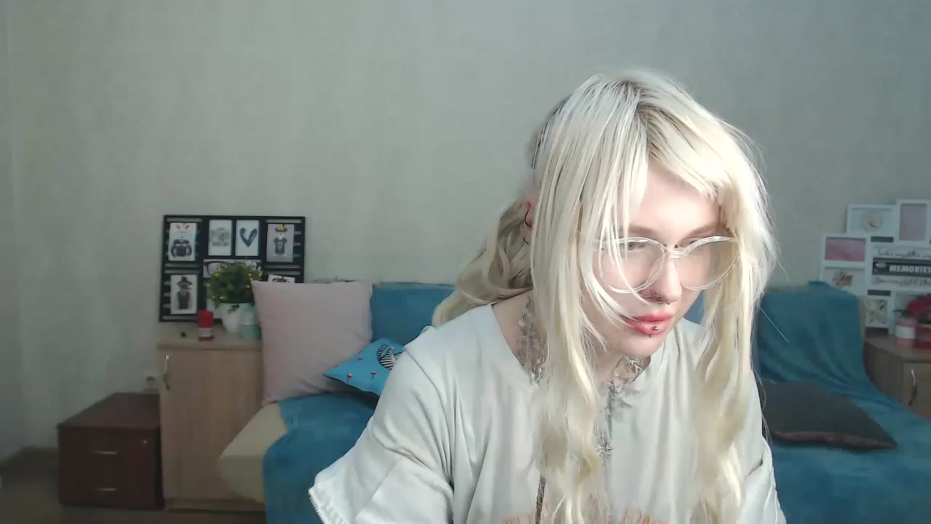Gallery image thumbnail from Killinna's myfreecams stream on, 03/12/2023, 17:51 image 15 of 20