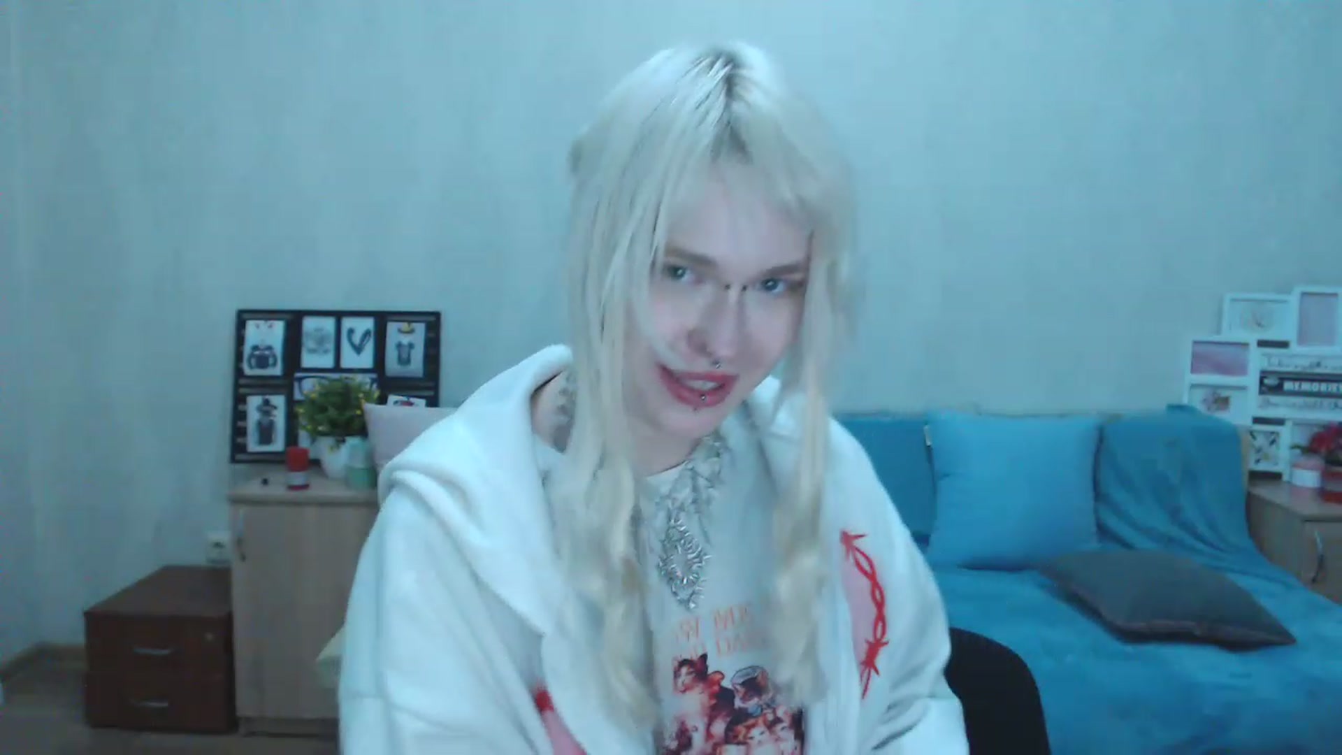 Gallery image thumbnail from Killinna's myfreecams stream on, 03/12/2023, 17:51 image 19 of 20