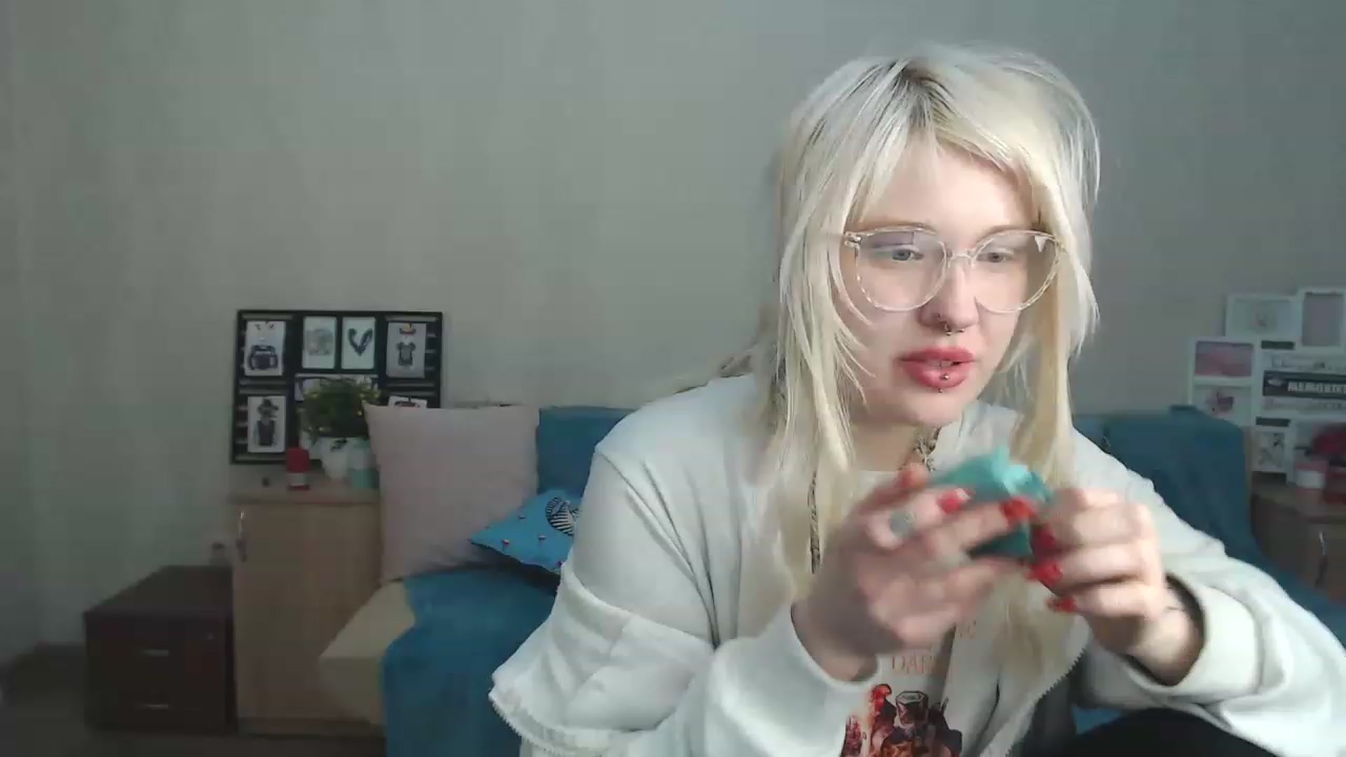 Gallery image thumbnail from Killinna's myfreecams stream on, 03/12/2023, 17:51 image 12 of 20