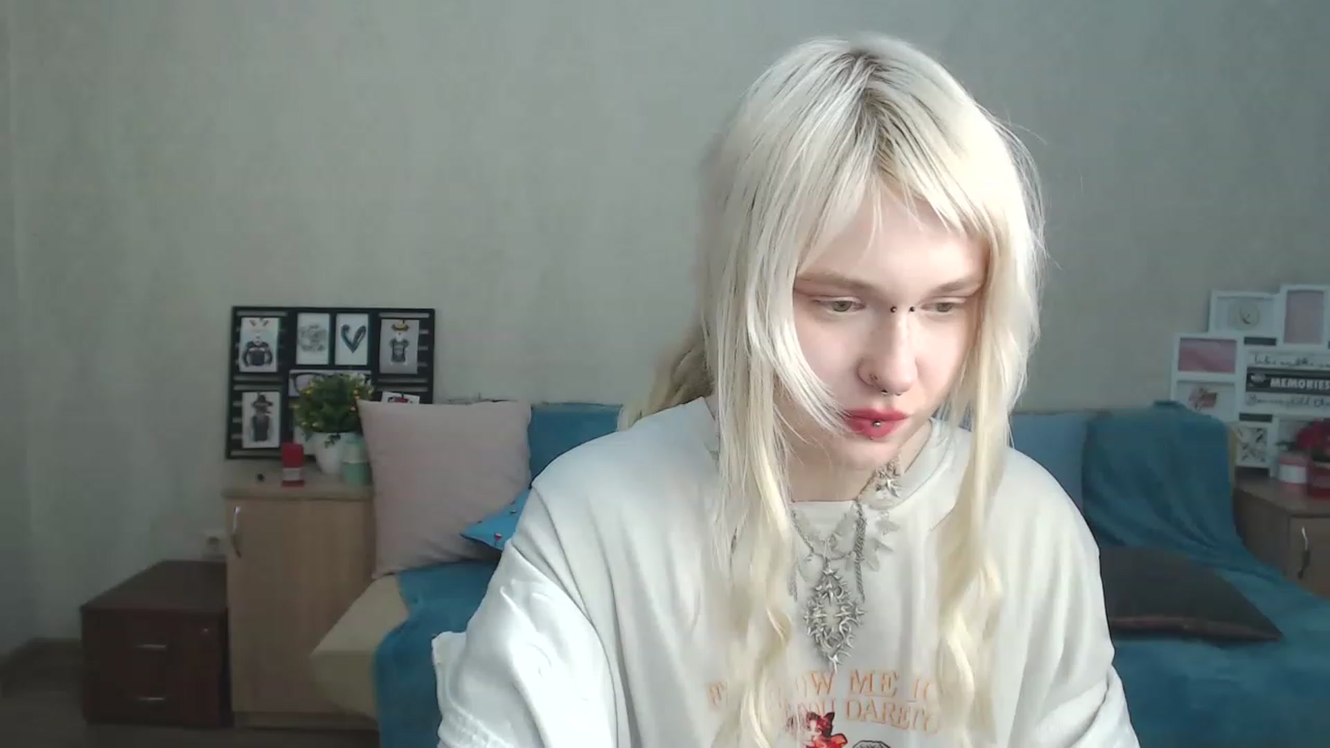 Gallery image thumbnail from Killinna's myfreecams stream on, 03/12/2023, 17:51 image 3 of 20