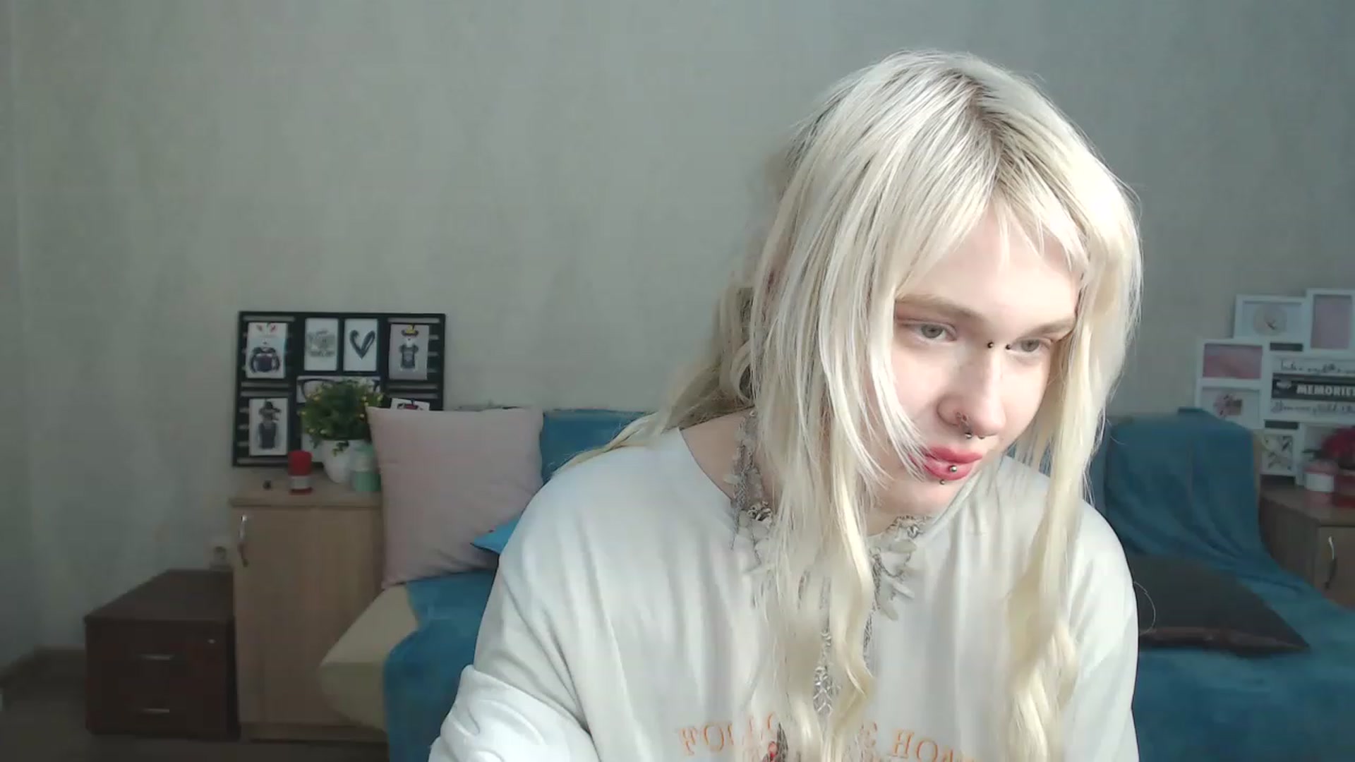 Gallery image thumbnail from Killinna's myfreecams stream on, 03/12/2023, 17:51 image 4 of 20