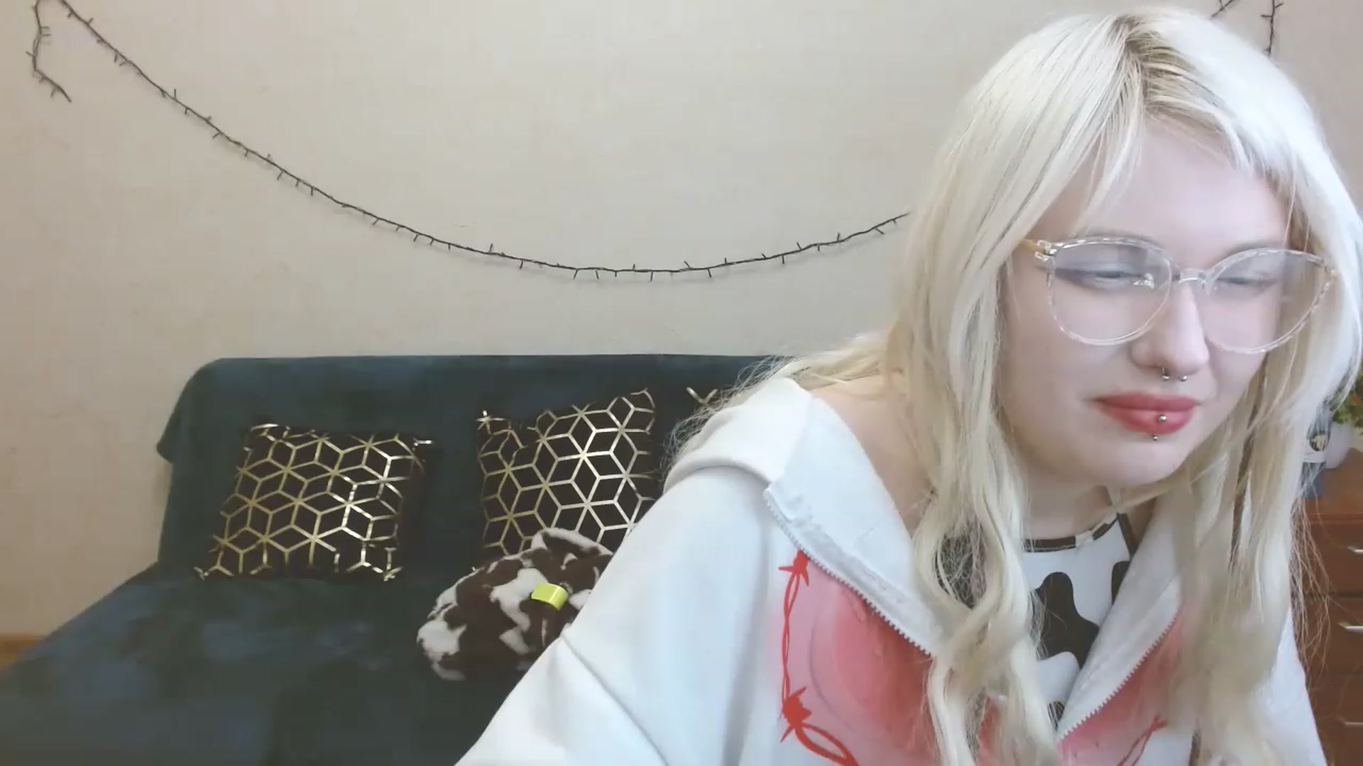 Gallery image thumbnail from Killinna's myfreecams stream on, 03/18/2023, 16:02 image 15 of 20