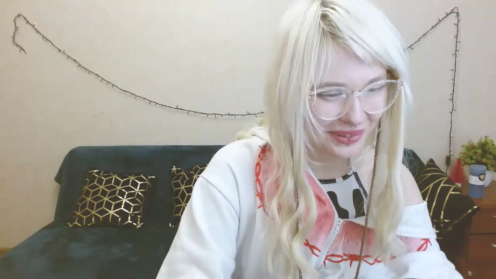 Gallery image thumbnail from Killinna's myfreecams stream on, 03/18/2023, 18:14 image 12 of 20