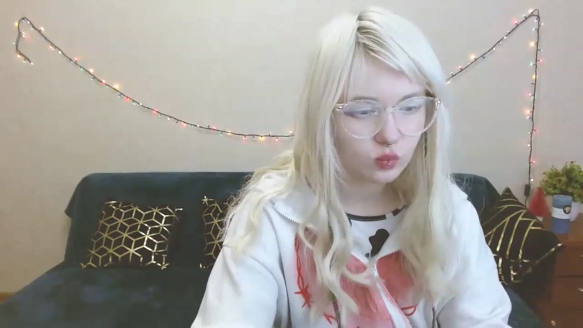 Gallery image thumbnail from Killinna's myfreecams stream on, 03/18/2023, 18:14 image 5 of 20