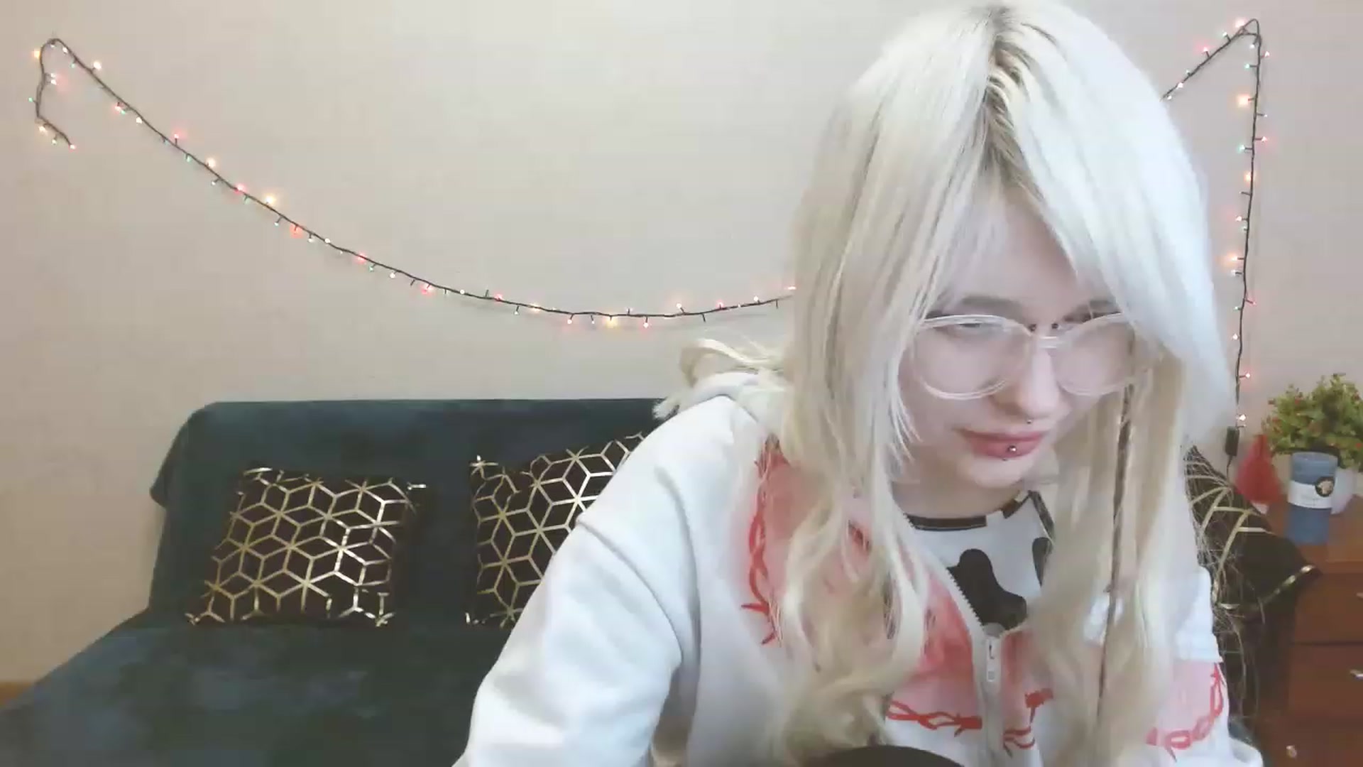 Gallery image thumbnail from Killinna's myfreecams stream on, 03/18/2023, 18:14 image 8 of 20