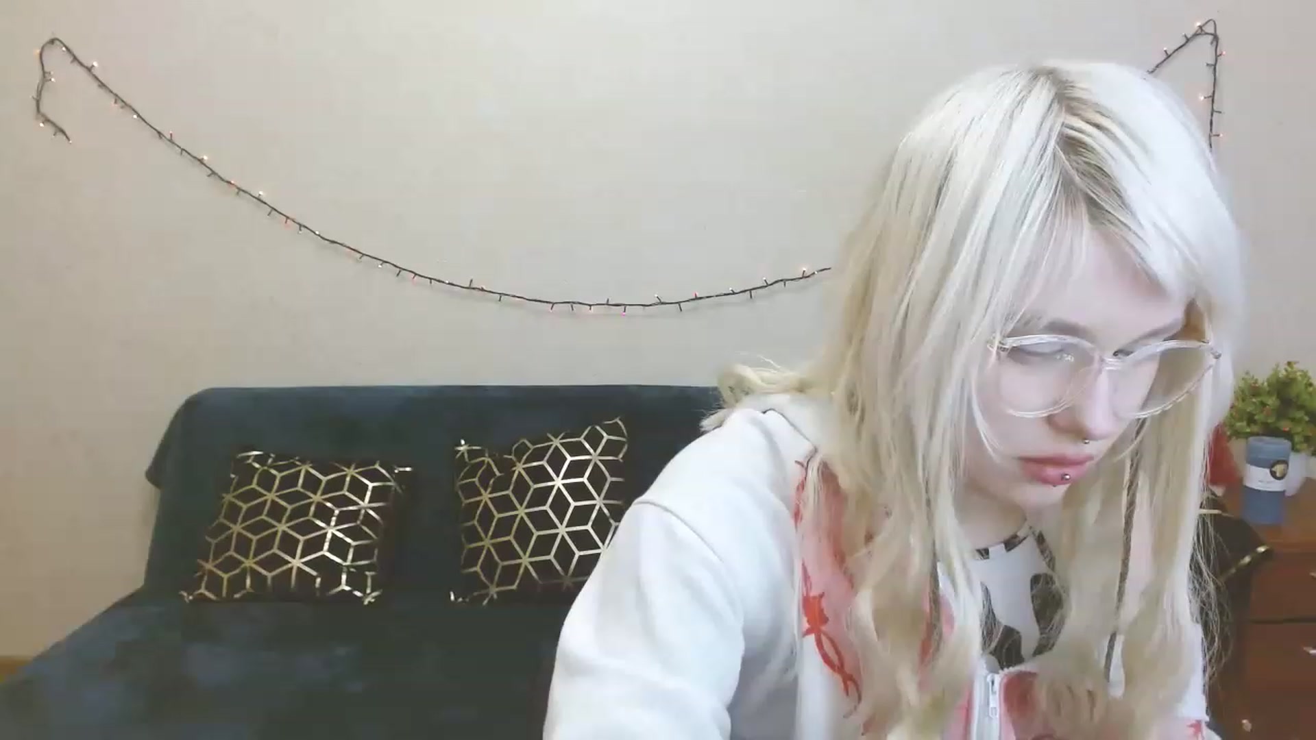 Gallery image thumbnail from Killinna's myfreecams stream on, 03/18/2023, 18:14 image 11 of 20