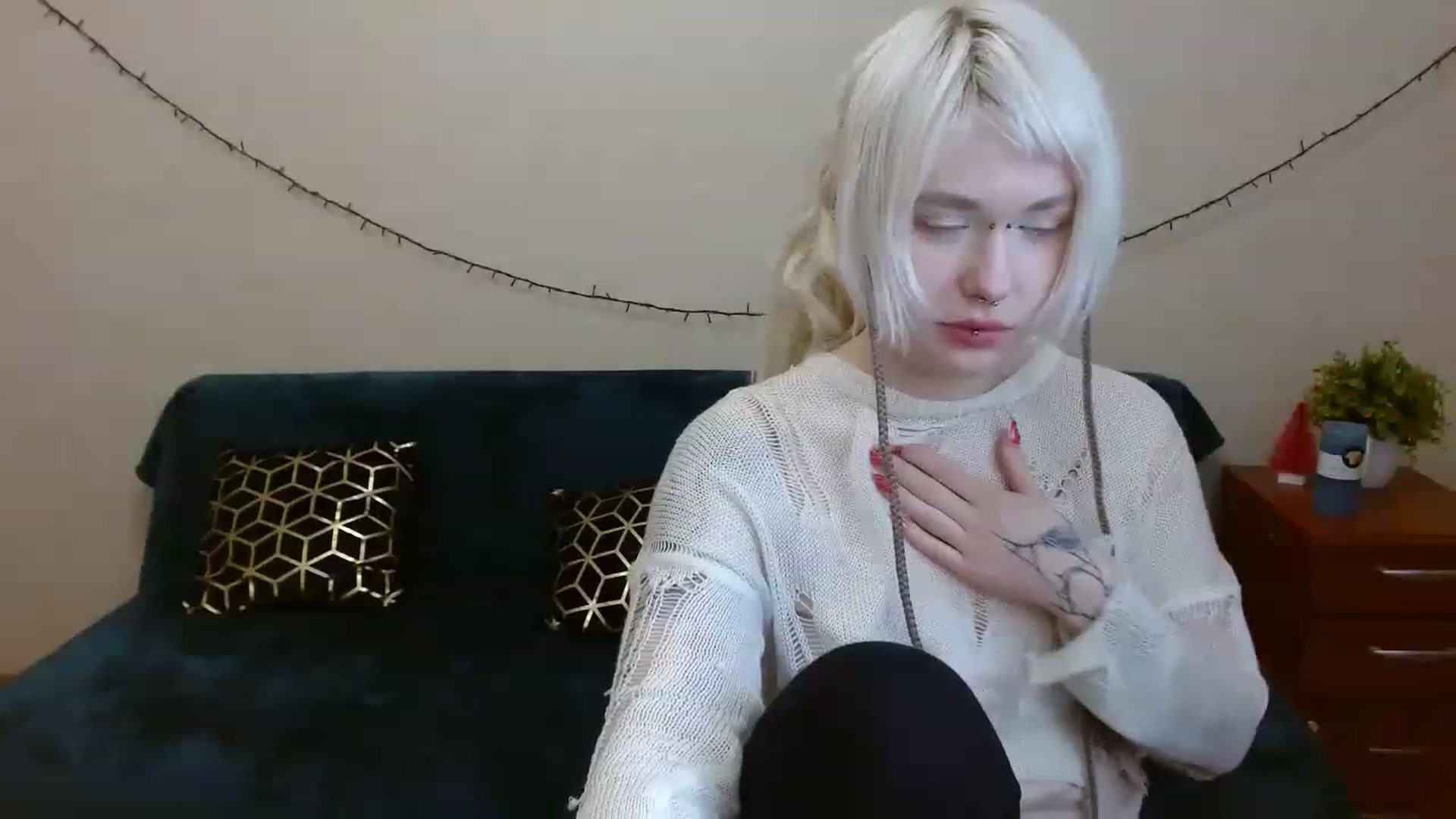Gallery image thumbnail from Killinna's myfreecams stream on, 03/19/2023, 18:07 image 12 of 20
