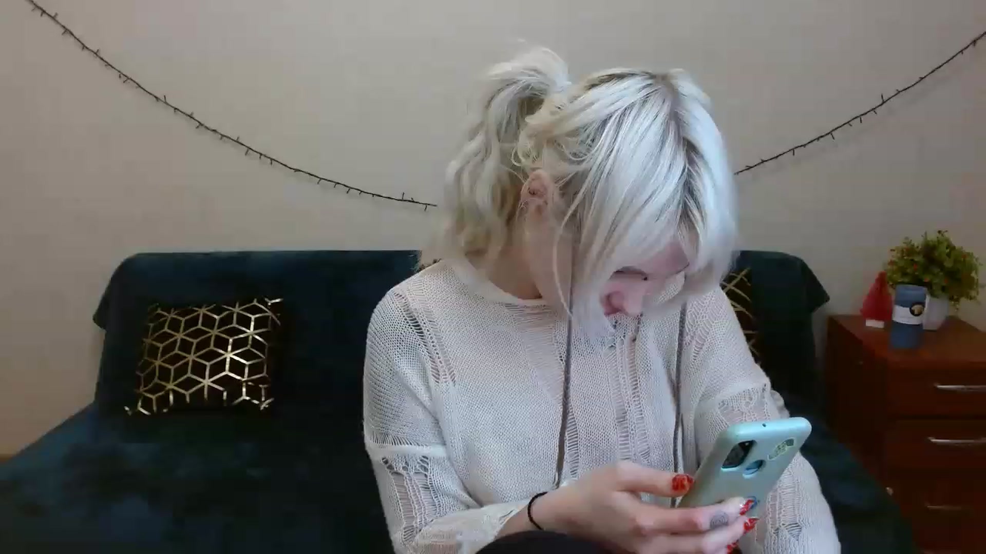 Gallery image thumbnail from Killinna's myfreecams stream on, 03/19/2023, 18:07 image 6 of 20