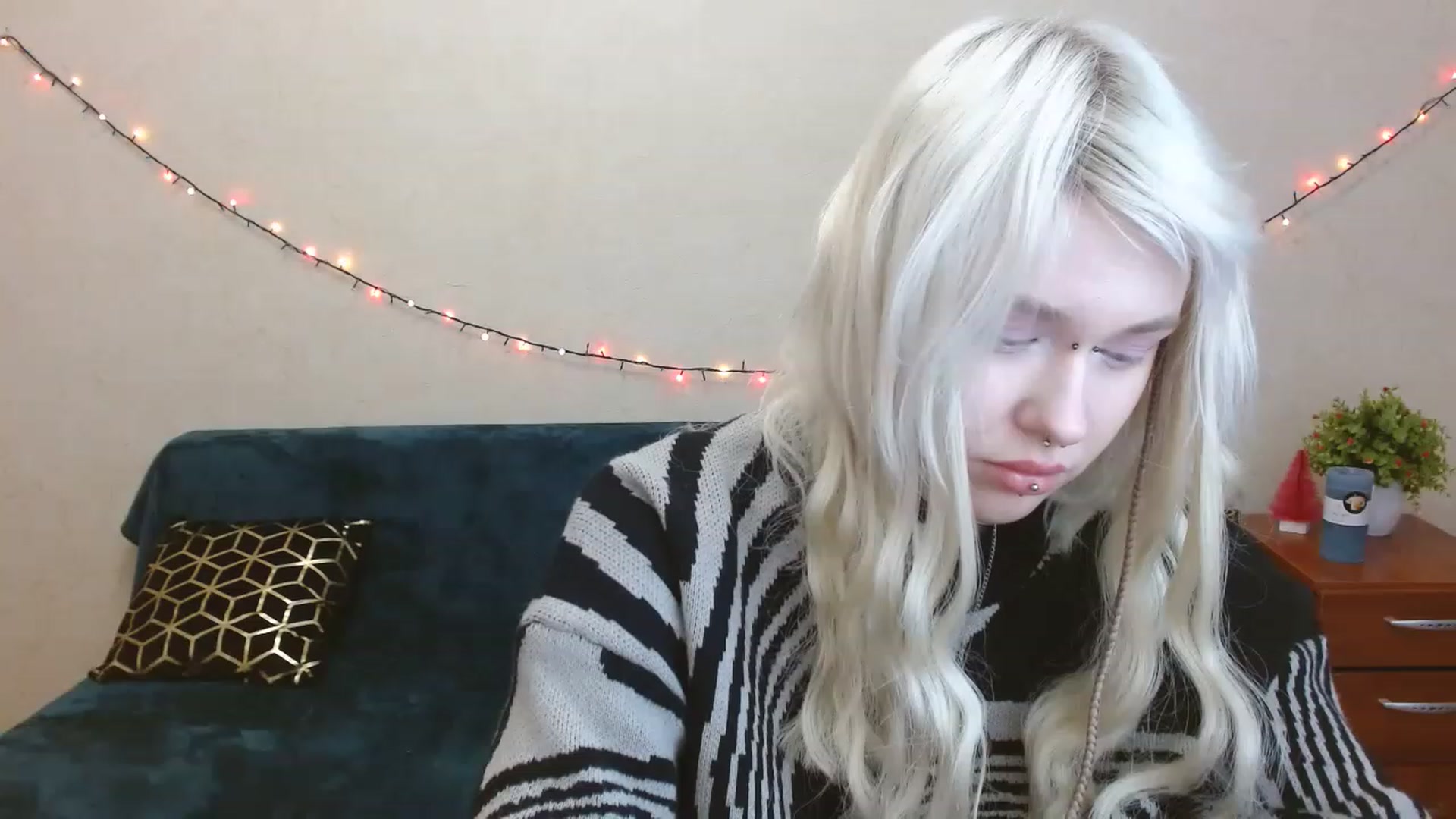 Gallery image thumbnail from Killinna's myfreecams stream on, 03/26/2023, 15:21 image 12 of 20