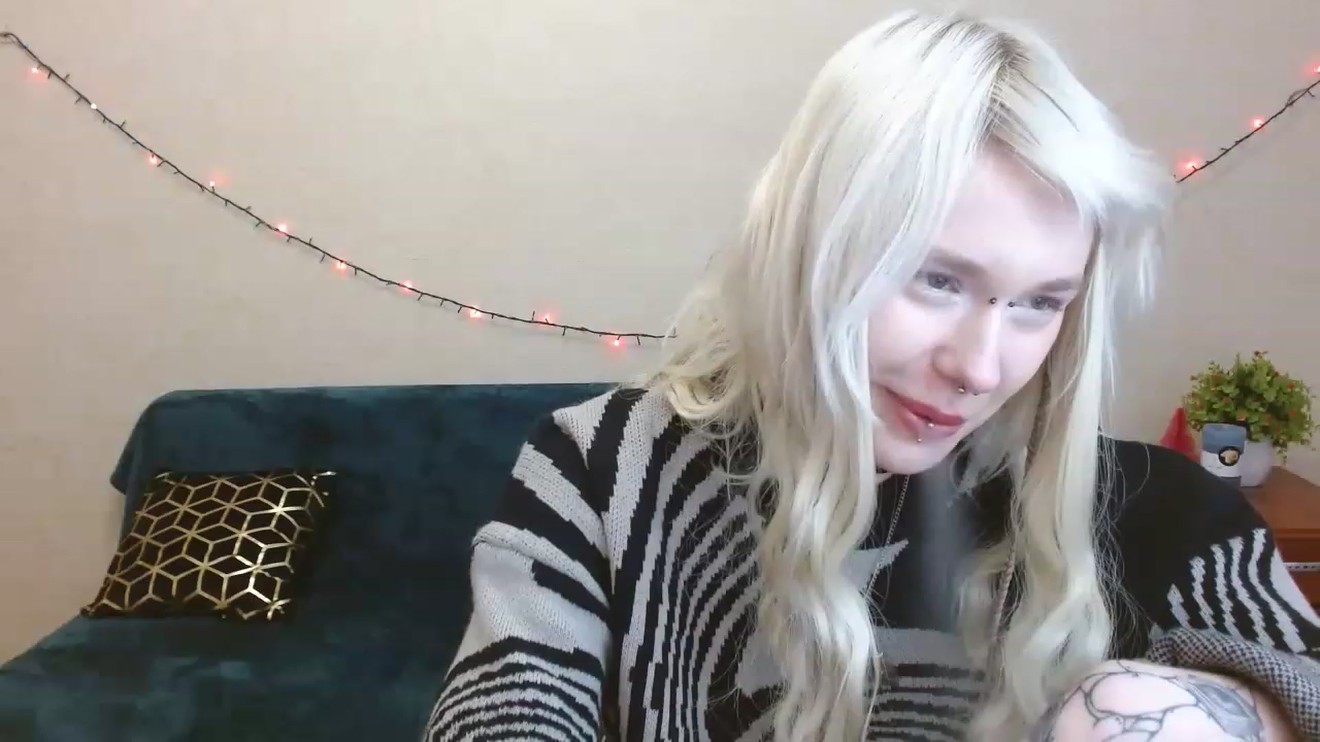 Gallery image thumbnail from Killinna's myfreecams stream on, 03/26/2023, 15:21 image 18 of 20