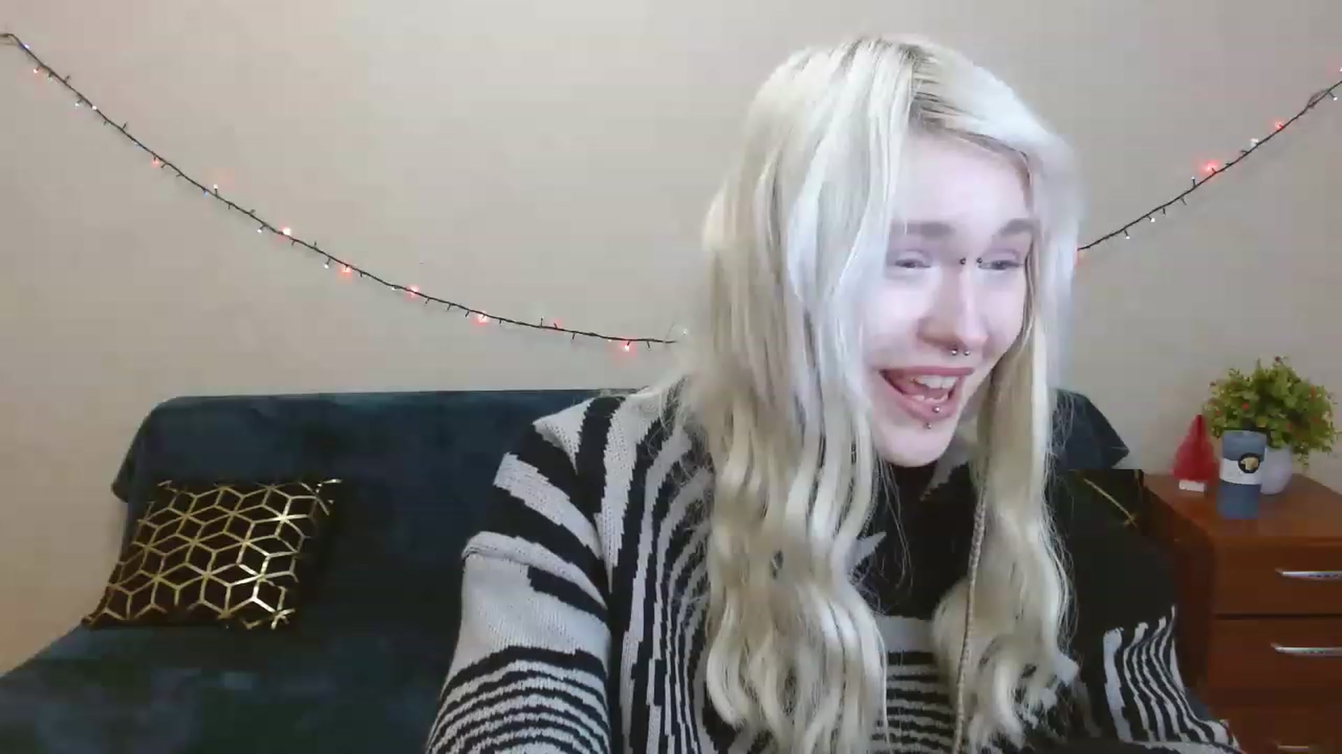 Gallery image thumbnail from Killinna's myfreecams stream on, 03/26/2023, 15:21 image 8 of 20