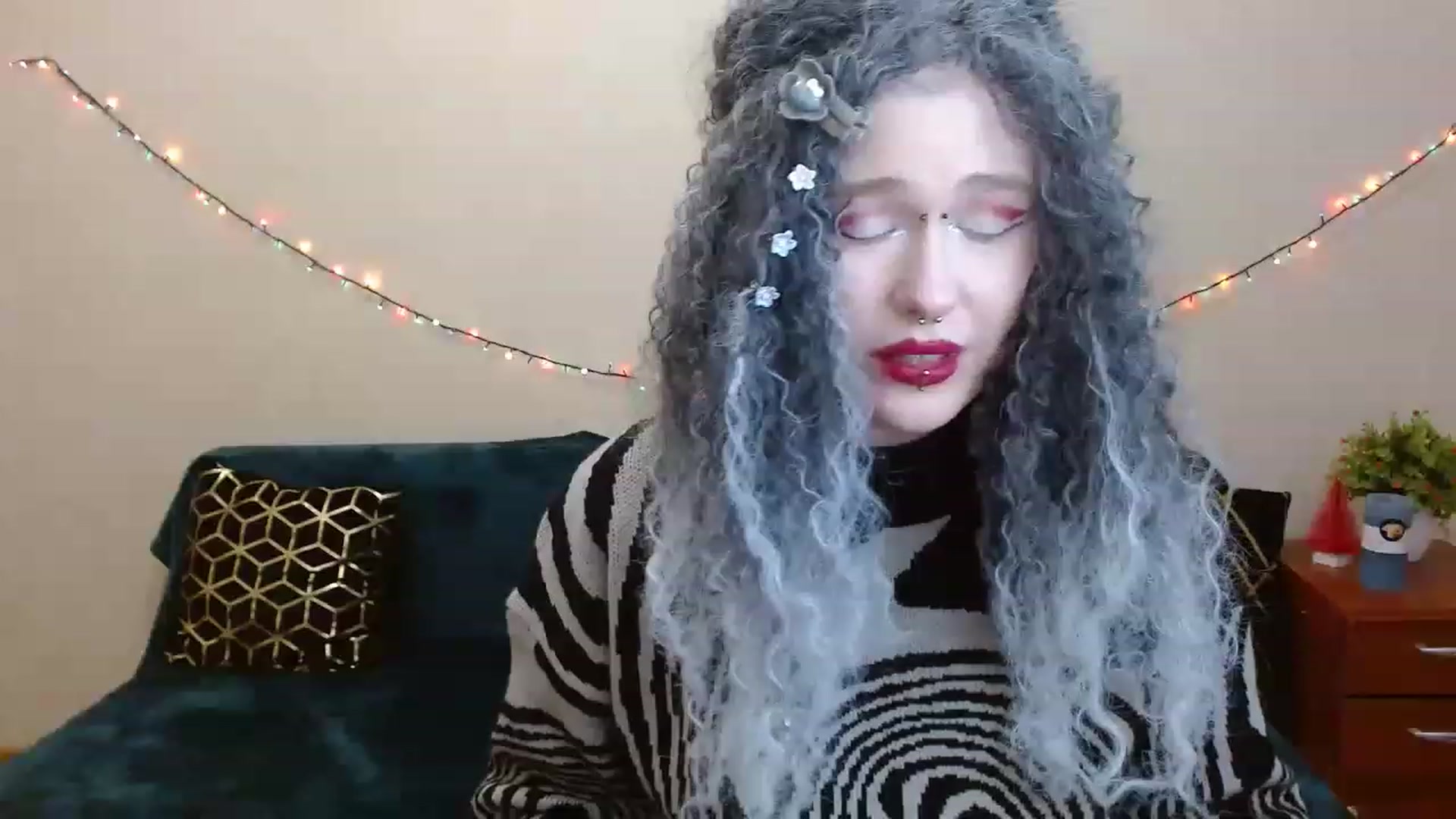 Gallery image thumbnail from Killinna's myfreecams stream on, 04/01/2023, 14:53 image 13 of 20