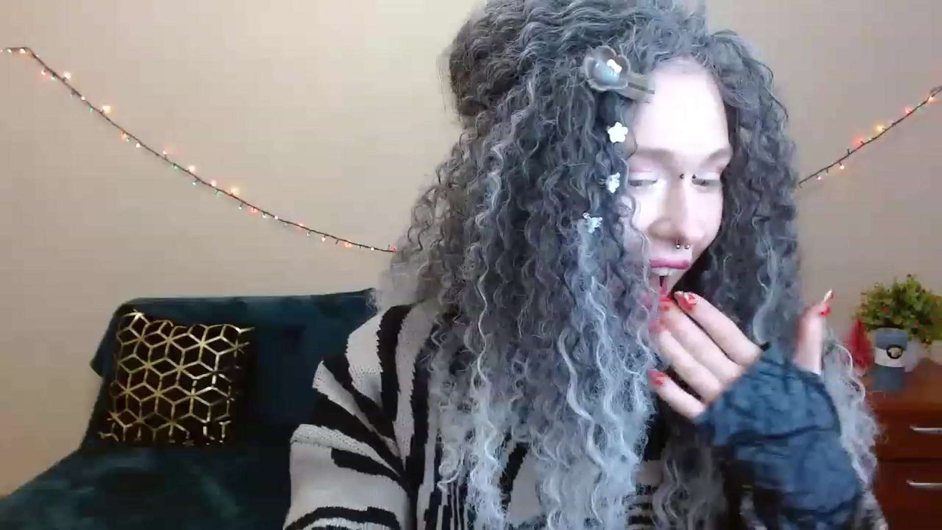 Gallery image thumbnail from Killinna's myfreecams stream on, 04/01/2023, 16:40 image 8 of 20
