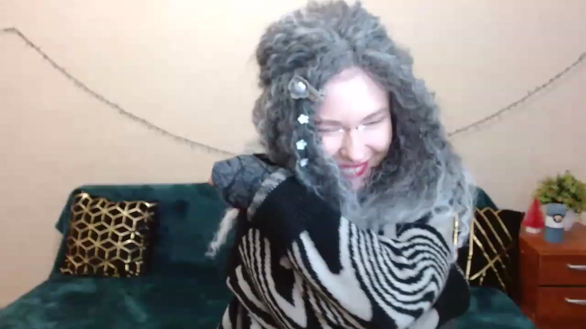 Gallery image thumbnail from Killinna's myfreecams stream on, 04/01/2023, 16:40 image 11 of 20