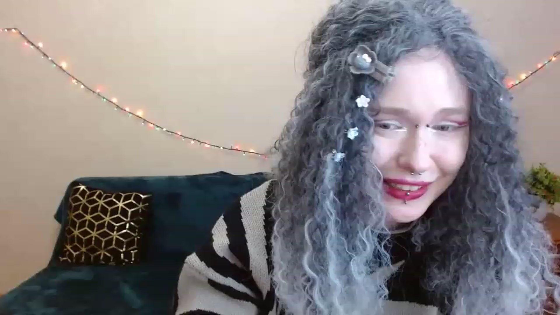 Gallery image thumbnail from Killinna's myfreecams stream on, 04/01/2023, 16:40 image 16 of 20
