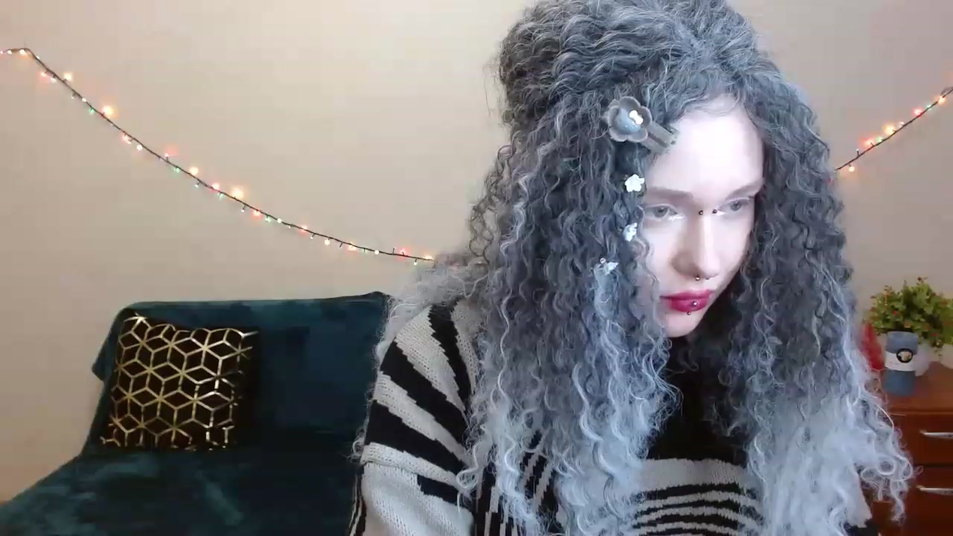 Gallery image thumbnail from Killinna's myfreecams stream on, 04/01/2023, 16:40 image 5 of 20
