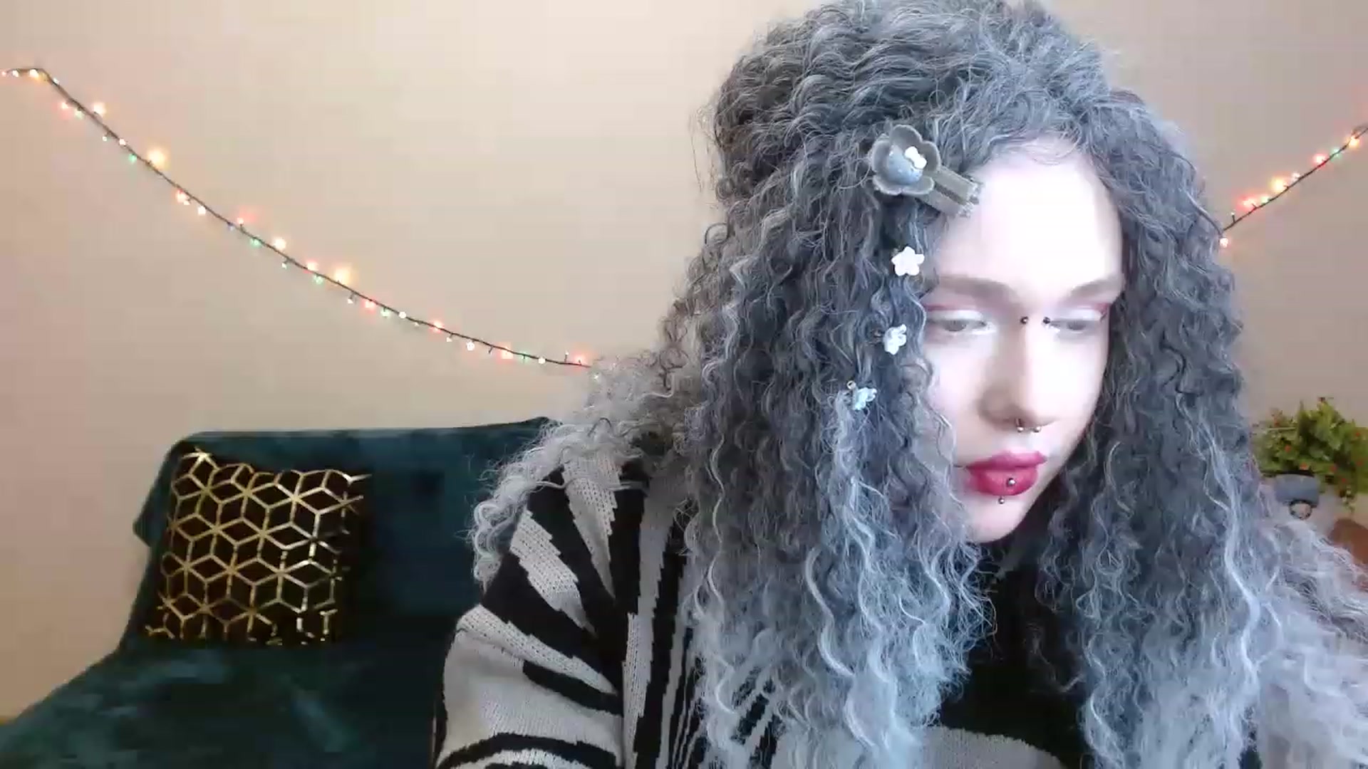 Gallery image thumbnail from Killinna's myfreecams stream on, 04/01/2023, 16:40 image 1 of 20