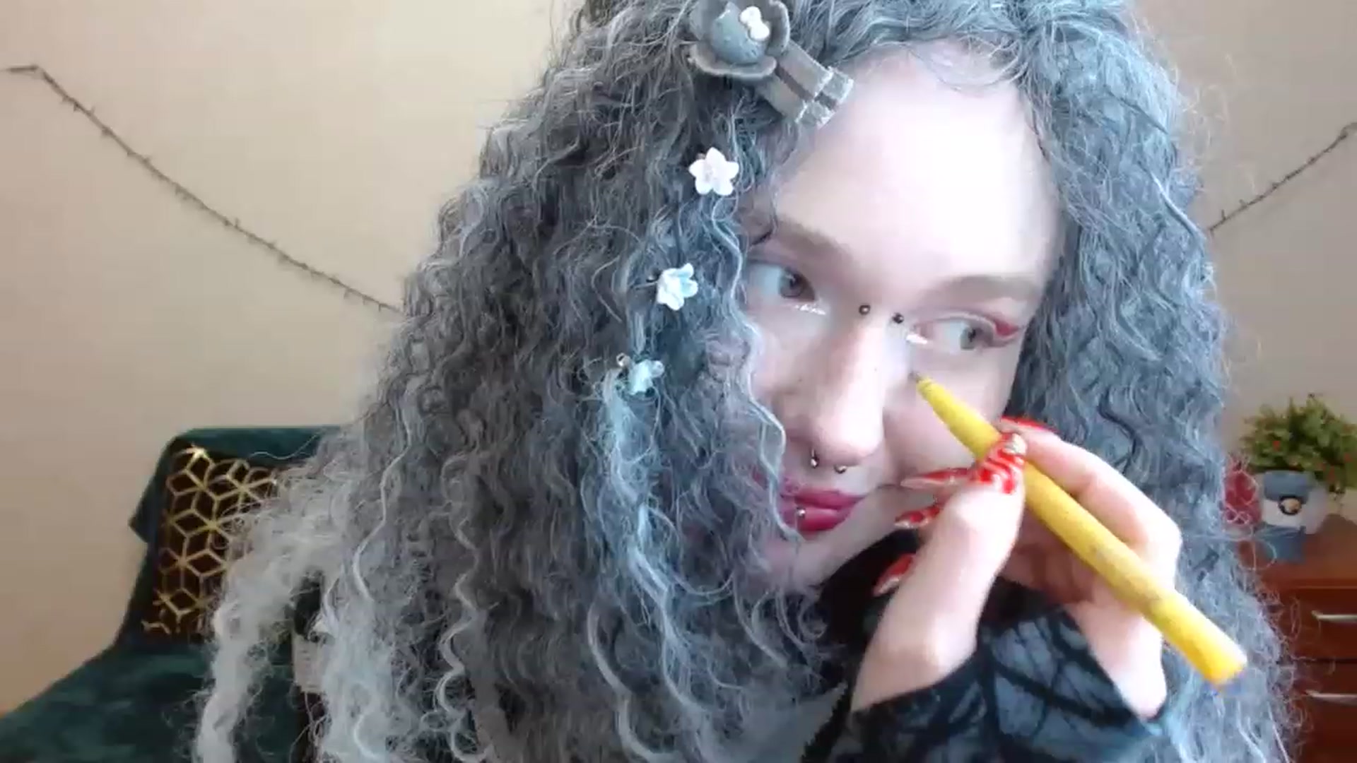 Gallery image thumbnail from Killinna's myfreecams stream on, 04/01/2023, 16:40 image 13 of 20
