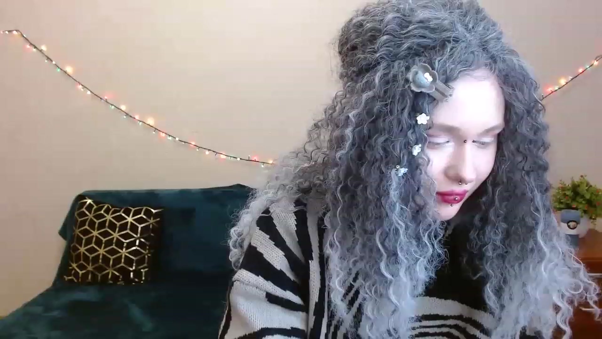 Gallery image thumbnail from Killinna's myfreecams stream on, 04/01/2023, 16:40 image 2 of 20