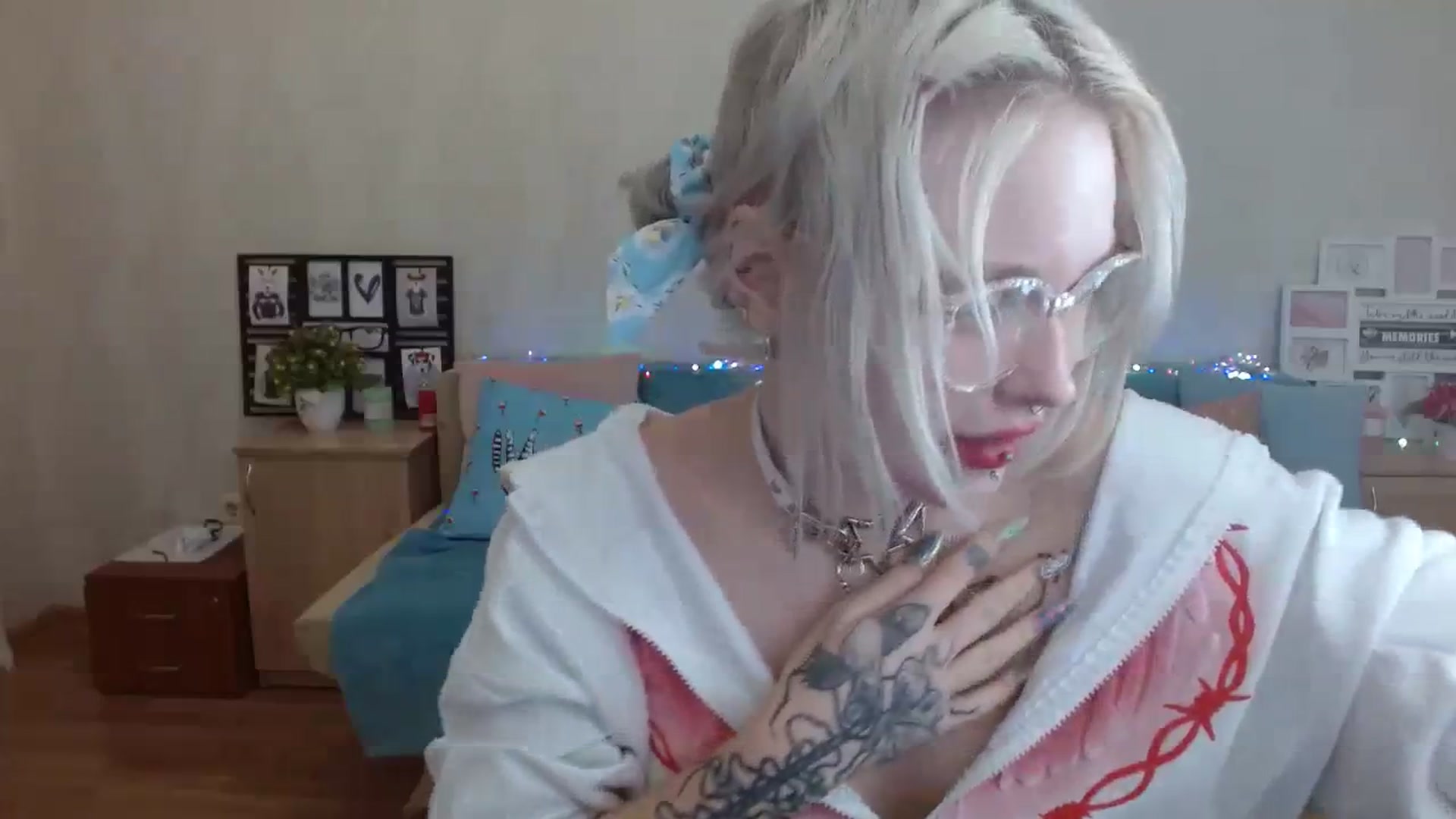 Gallery image thumbnail from Killinna's myfreecams stream on, 09/16/2023, 17:14 image 14 of 20