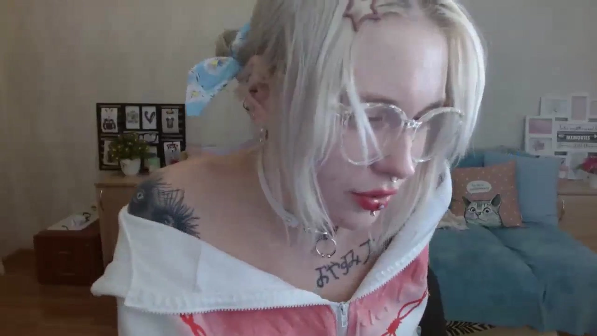 Gallery image thumbnail from Killinna's myfreecams stream on, 09/16/2023, 17:14 image 17 of 20
