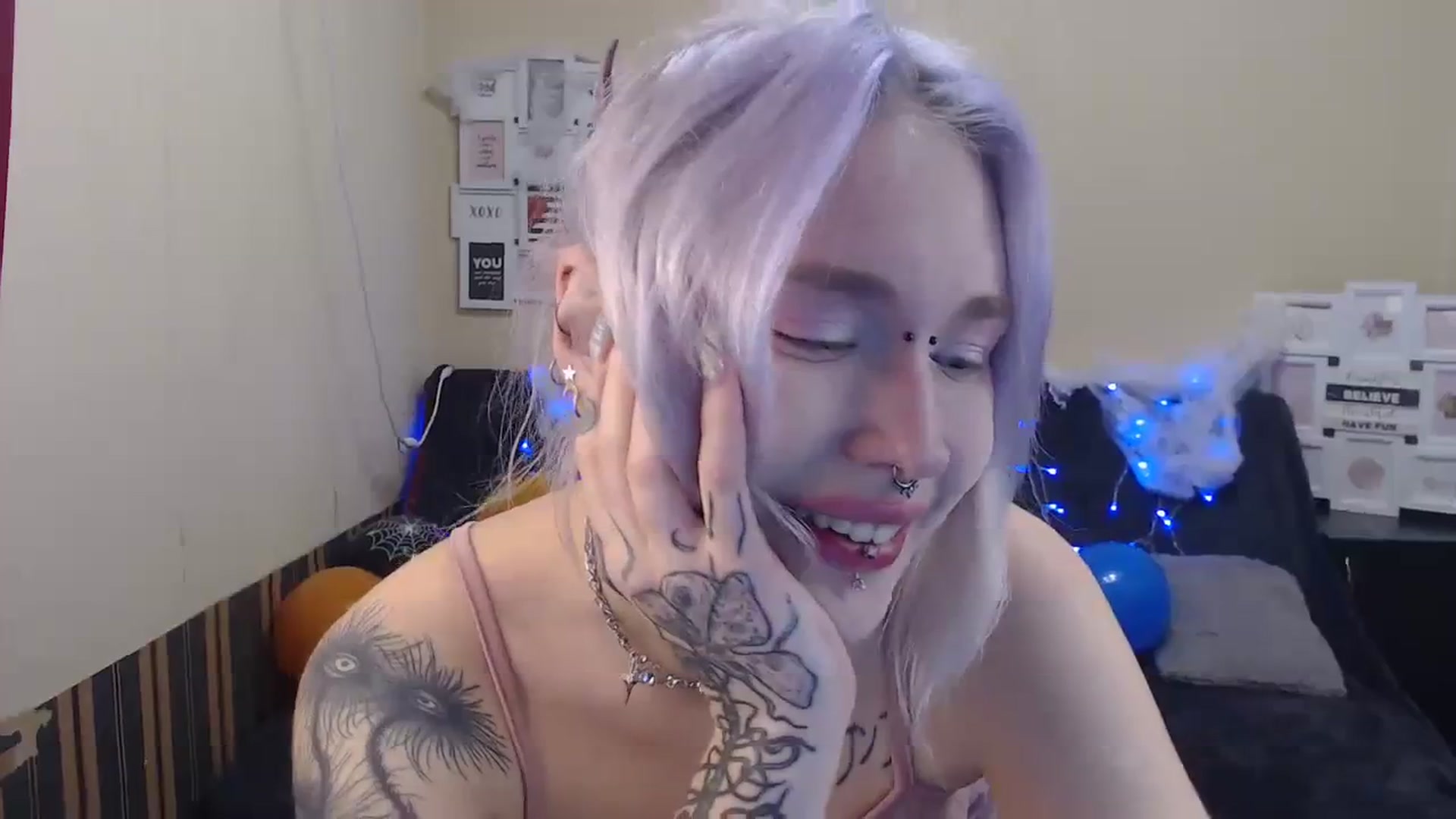 Gallery image thumbnail from Killinna's myfreecams stream on, 10/22/2023, 14:43 image 15 of 20