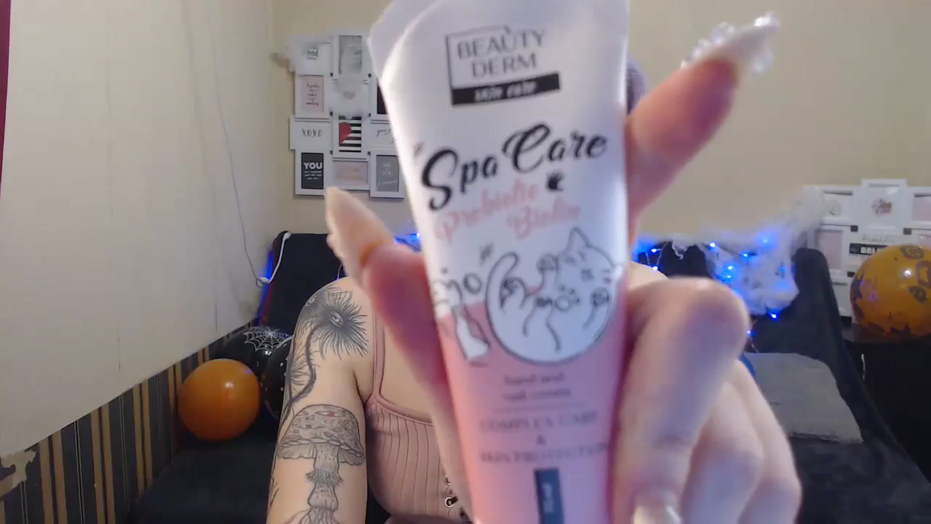 Gallery image thumbnail from Killinna's myfreecams stream on, 10/22/2023, 14:43 image 3 of 20