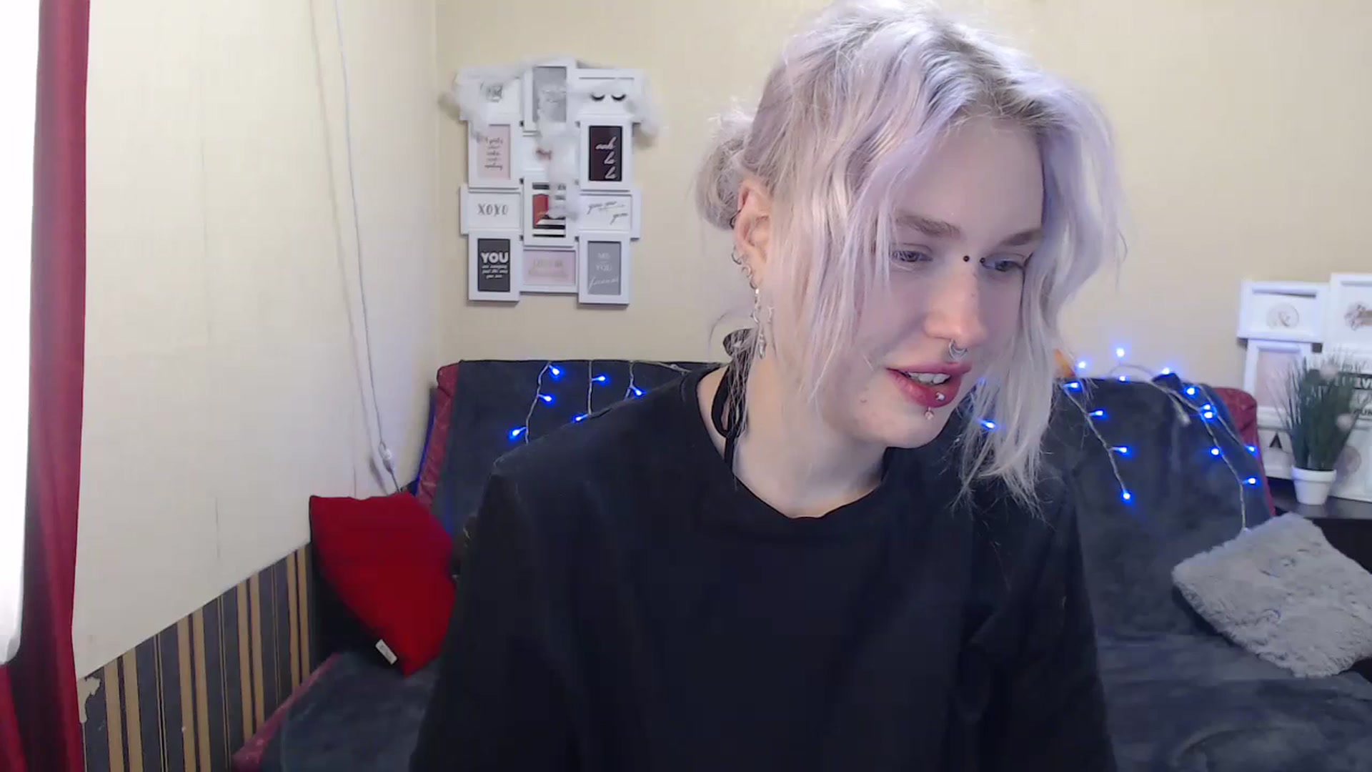 Gallery image thumbnail from Killinna's myfreecams stream on, 11/11/2023, 16:39 image 17 of 20