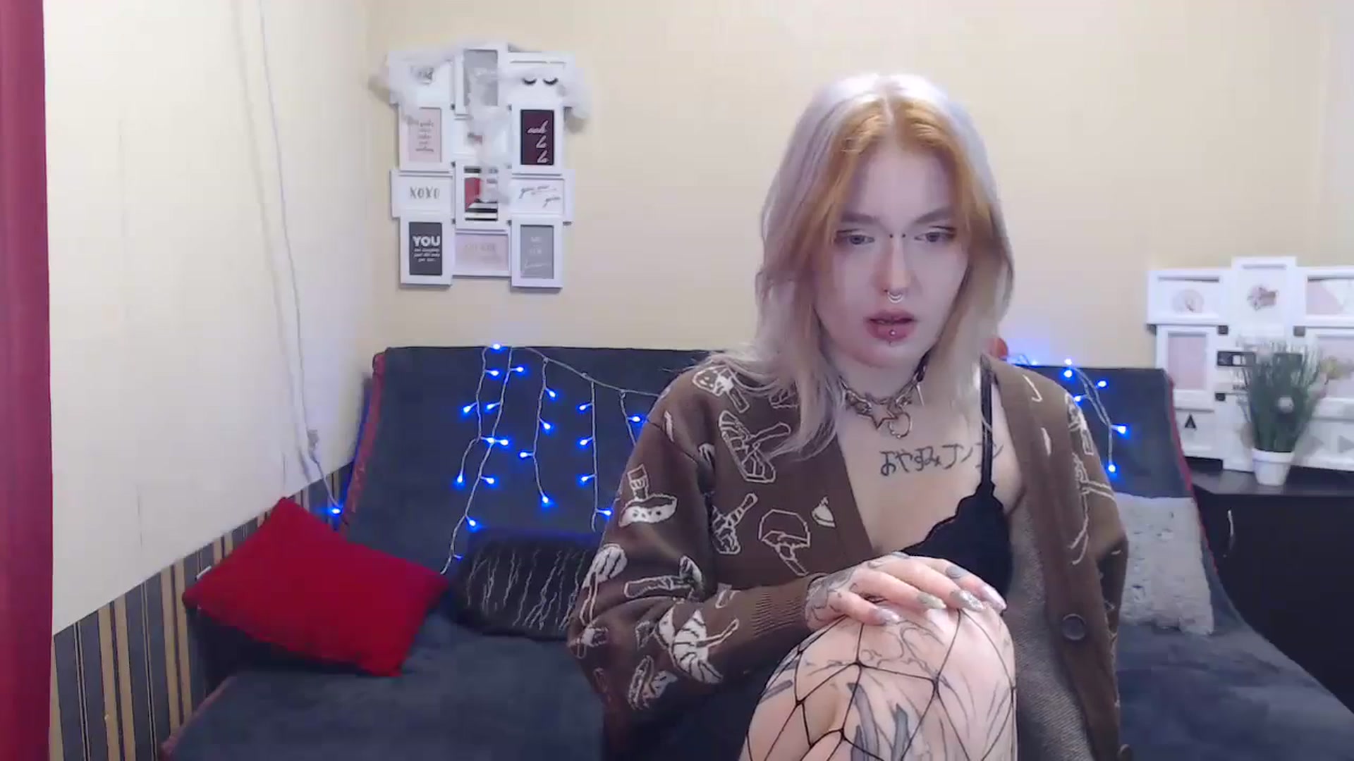 Gallery image thumbnail from Killinna's myfreecams stream on, 11/16/2023, 17:02 image 15 of 20