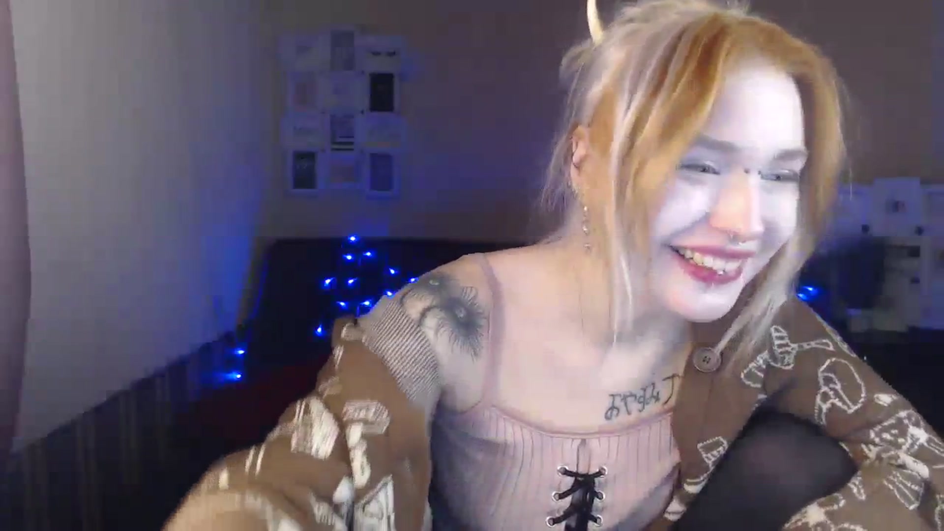 Gallery image thumbnail from Killinna's myfreecams stream on, 11/18/2023, 14:49 image 9 of 20