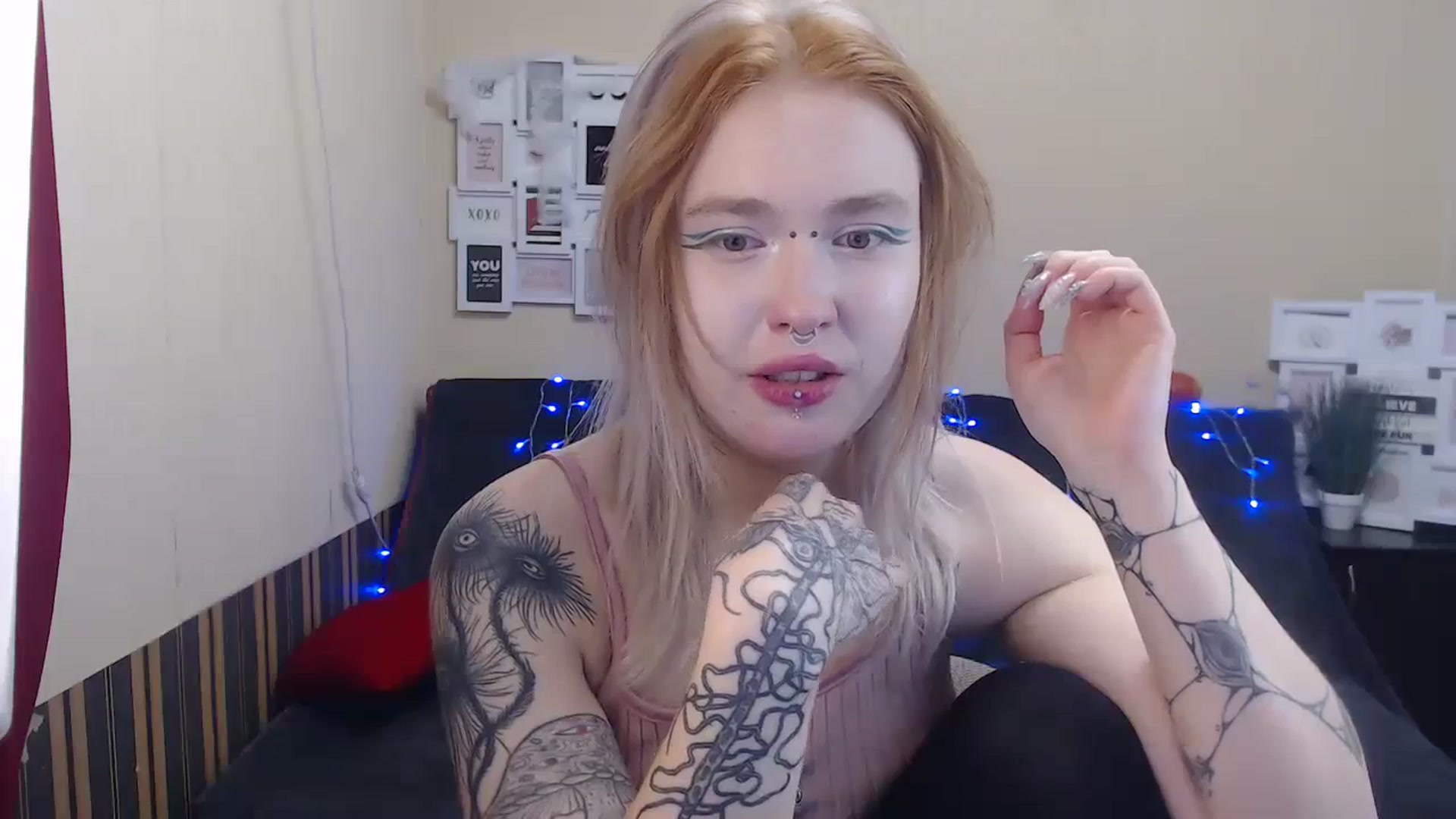Gallery image thumbnail from Killinna's myfreecams stream on, 11/18/2023, 16:45 image 11 of 20