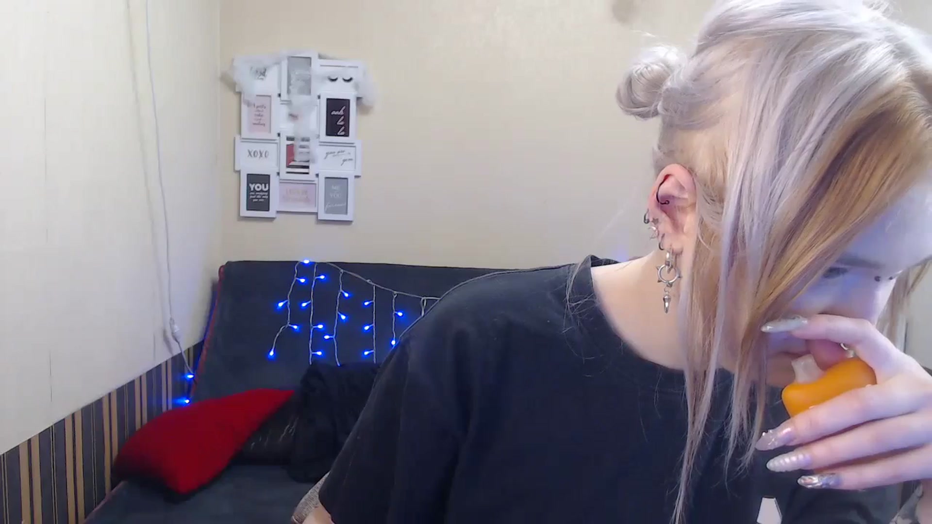Gallery image thumbnail from Killinna's myfreecams stream on, 11/18/2023, 18:19 image 10 of 20