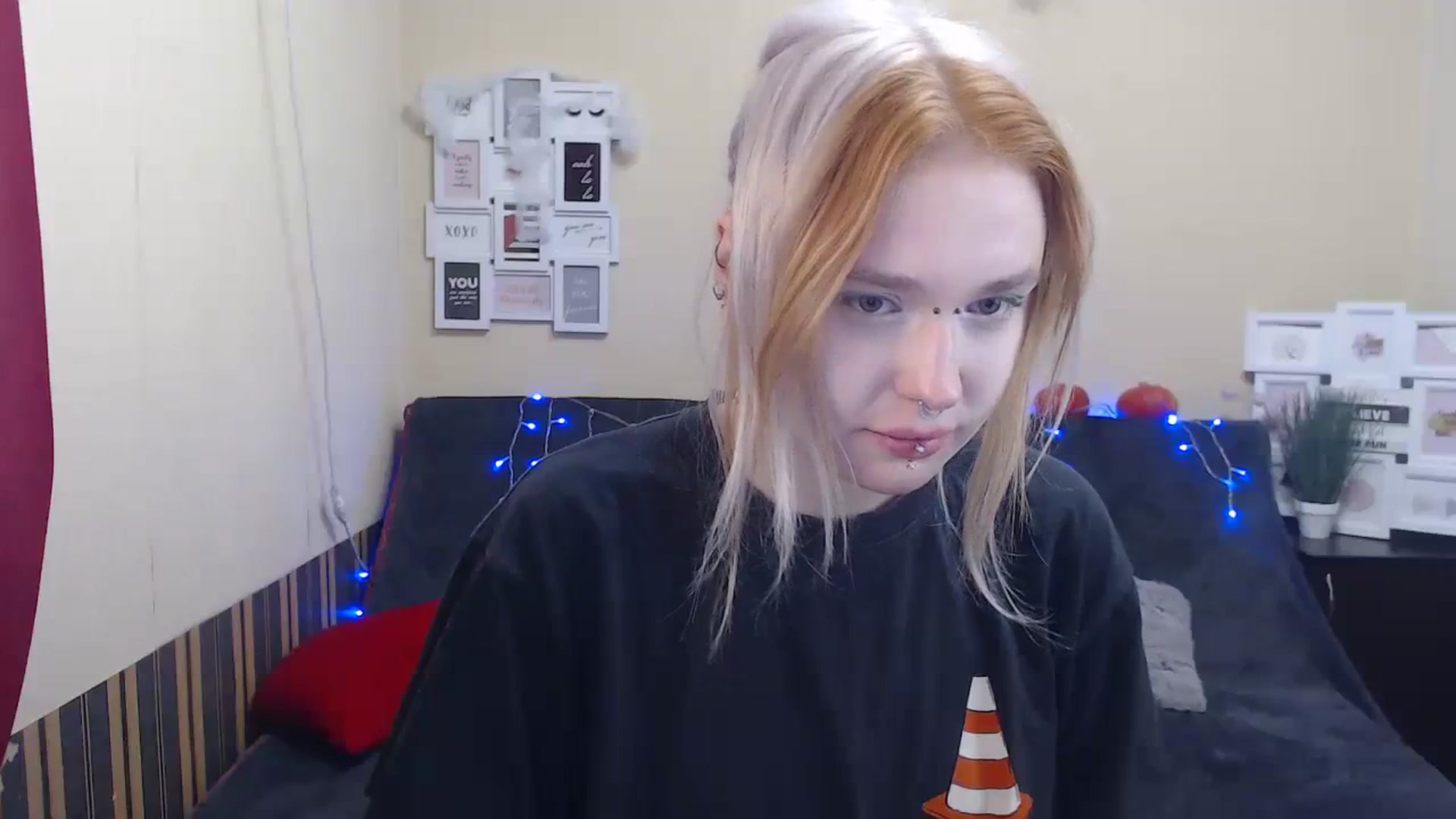 Gallery image thumbnail from Killinna's myfreecams stream on, 11/18/2023, 18:19 image 16 of 20