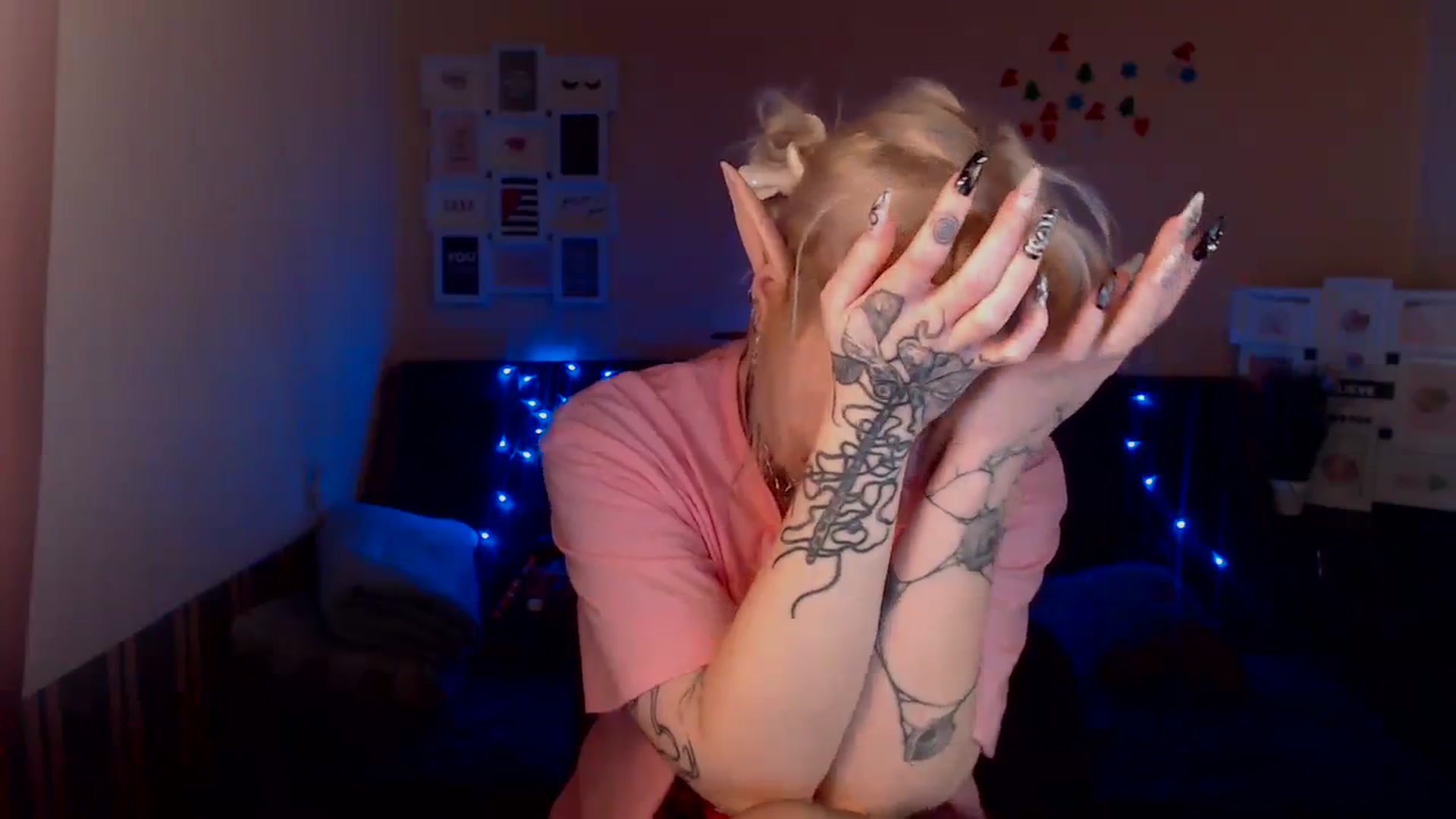 Gallery image thumbnail from Killinna's myfreecams stream on, 12/24/2023, 18:14 image 10 of 20