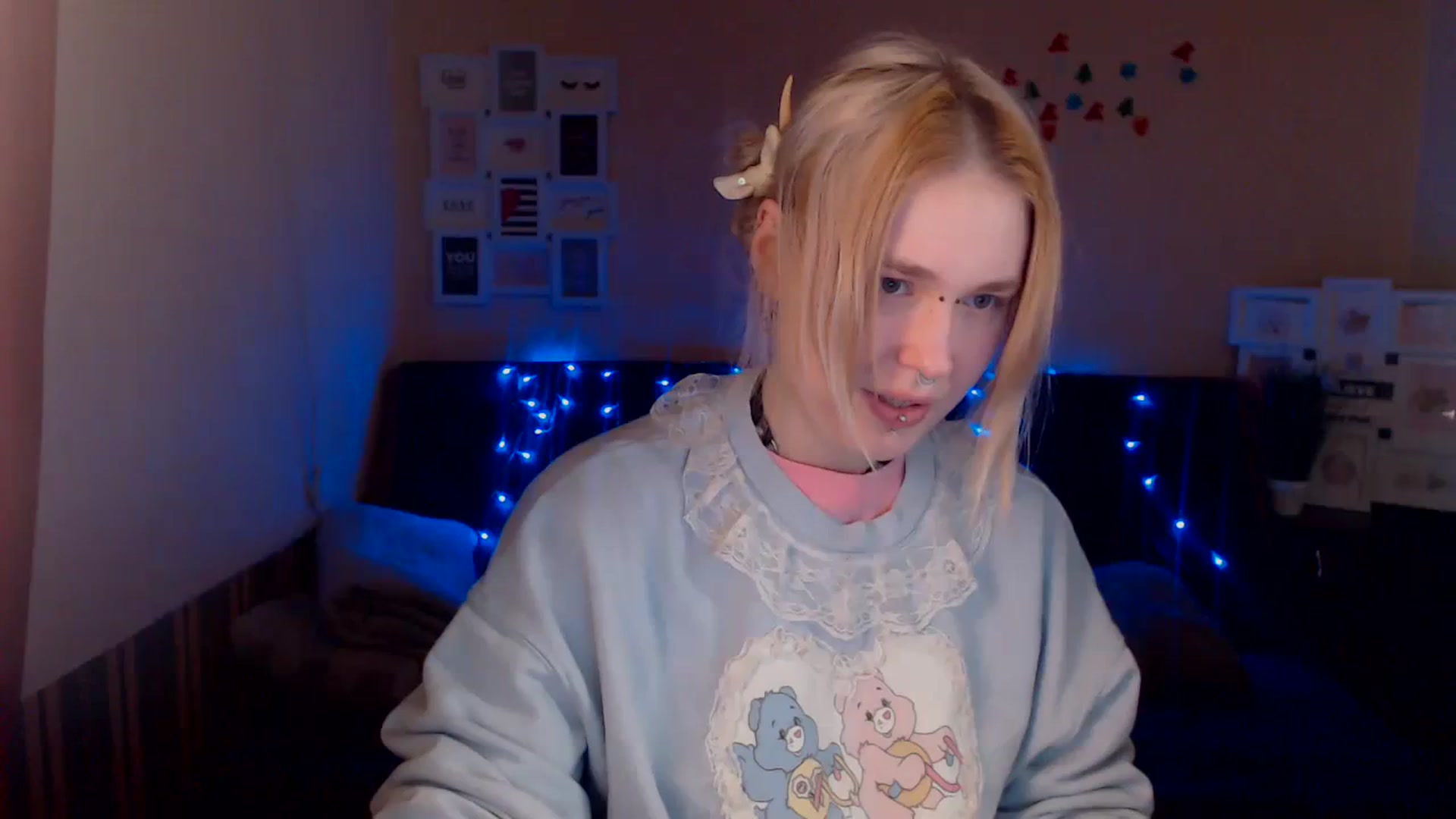 Gallery image thumbnail from Killinna's myfreecams stream on, 12/24/2023, 18:14 image 17 of 20
