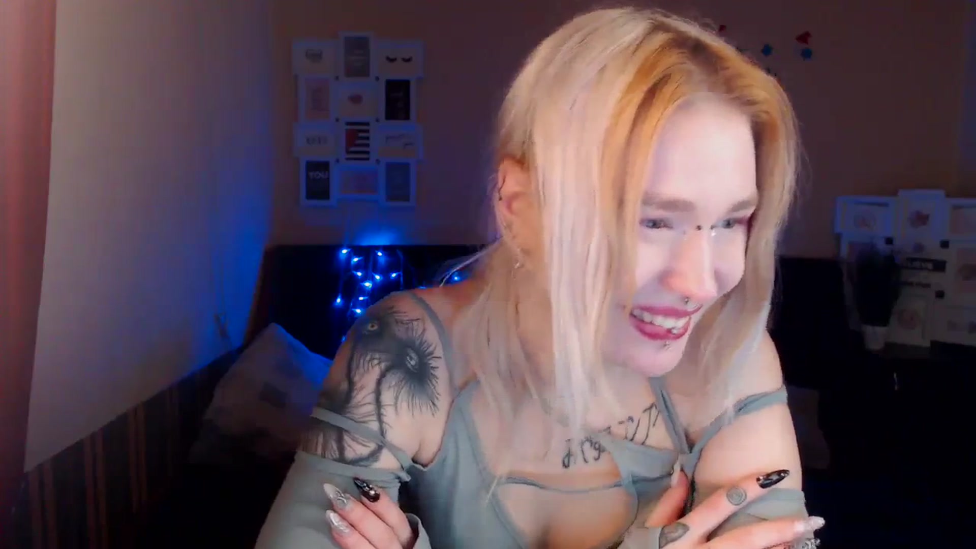 Gallery image thumbnail from Killinna's myfreecams stream on, 12/25/2023, 18:20 image 19 of 20