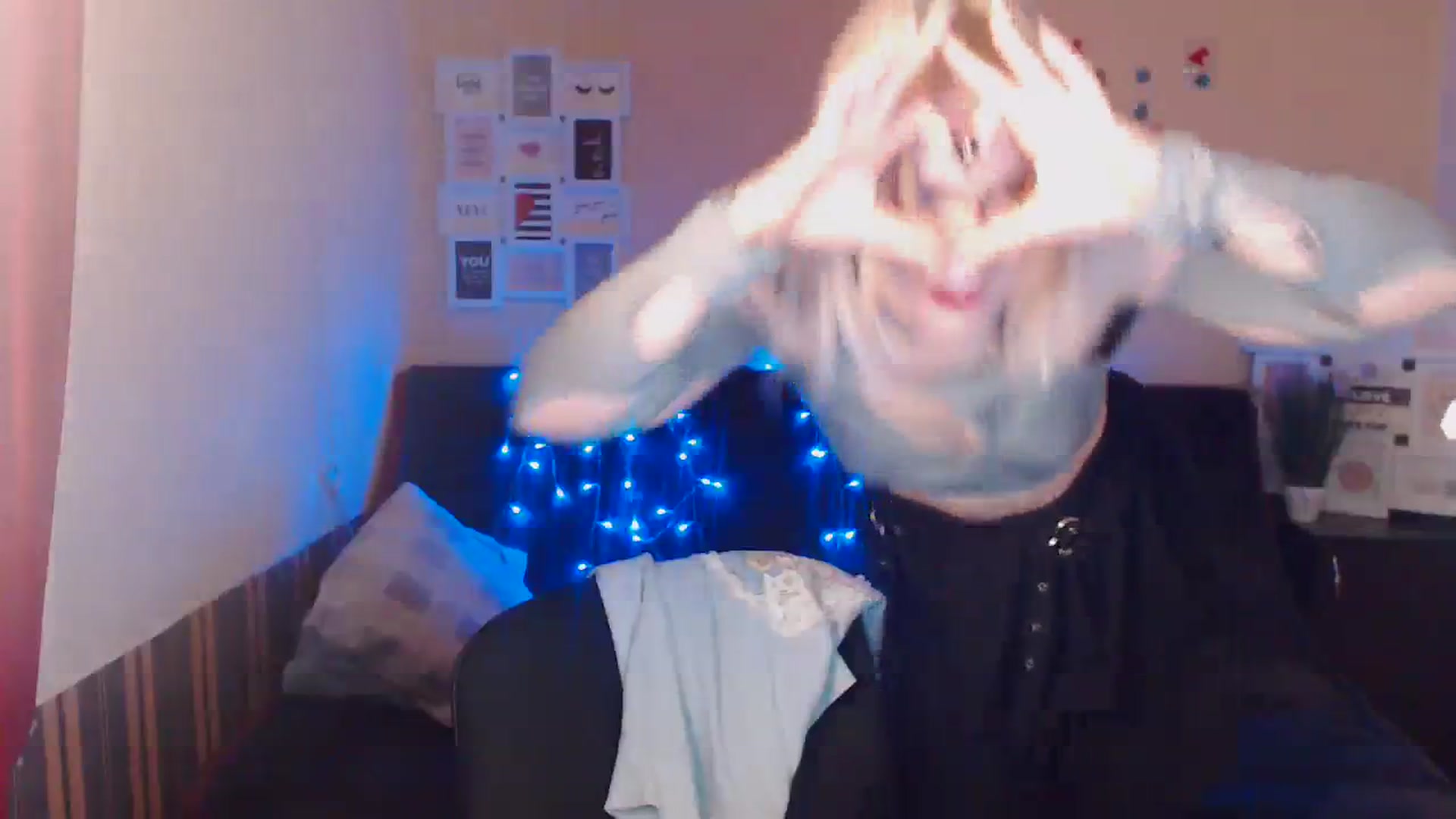 Gallery image thumbnail from Killinna's myfreecams stream on, 12/25/2023, 18:20 image 12 of 20