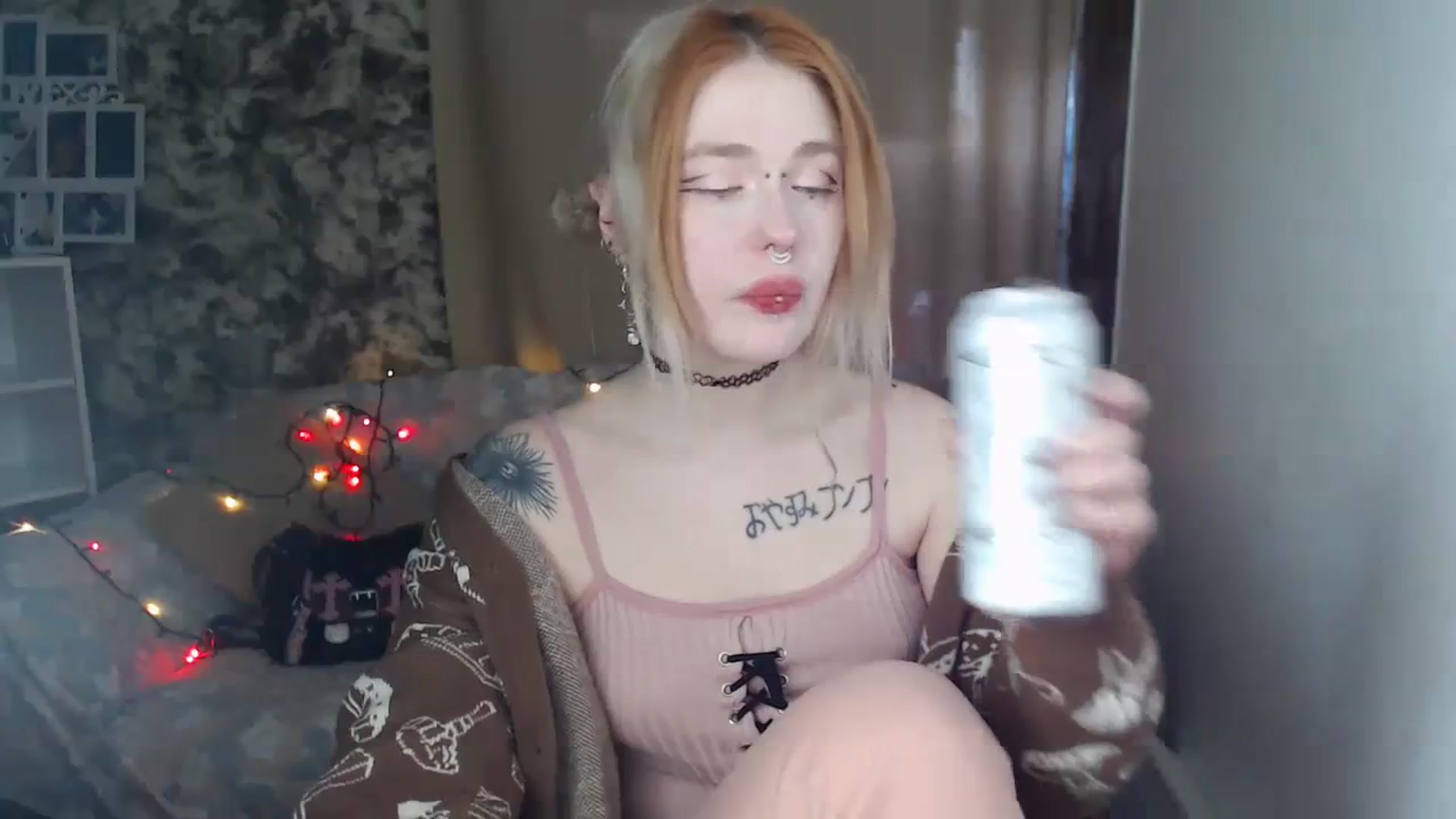 Gallery image thumbnail from Killinna's myfreecams stream on, 03/07/2024, 14:13 image 19 of 20