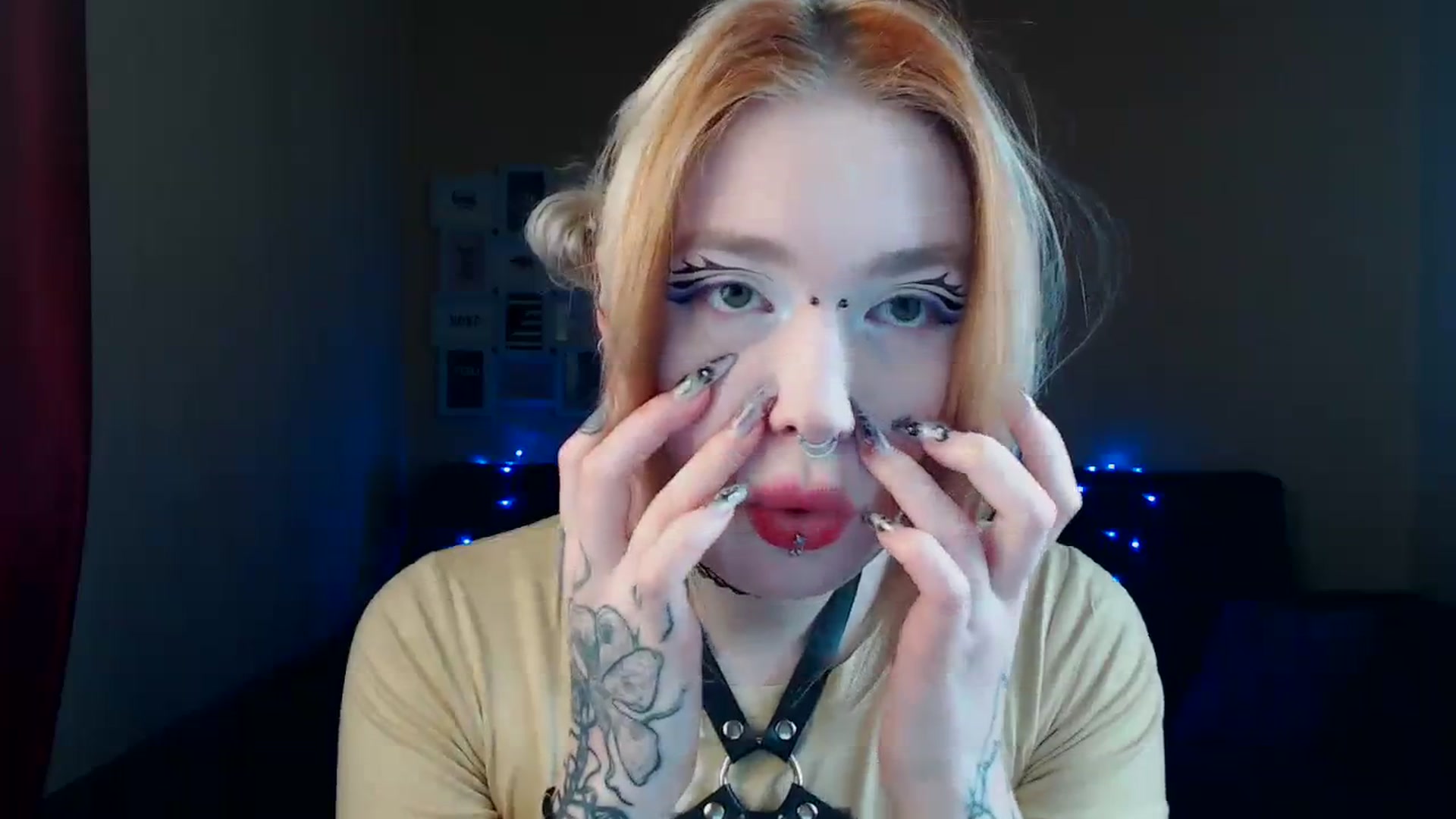 Gallery image thumbnail from Killinna's myfreecams stream on, 03/09/2024, 15:10 image 7 of 20