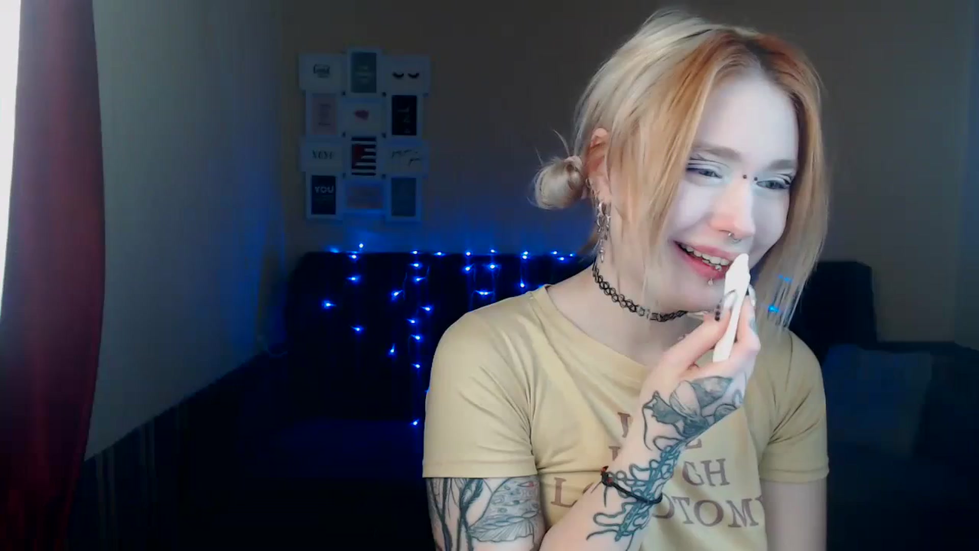 Gallery image thumbnail from Killinna's myfreecams stream on, 03/09/2024, 16:46 image 8 of 20