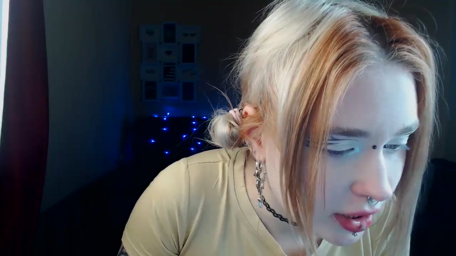 Gallery image thumbnail from Killinna's myfreecams stream on, 03/09/2024, 16:46 image 3 of 20