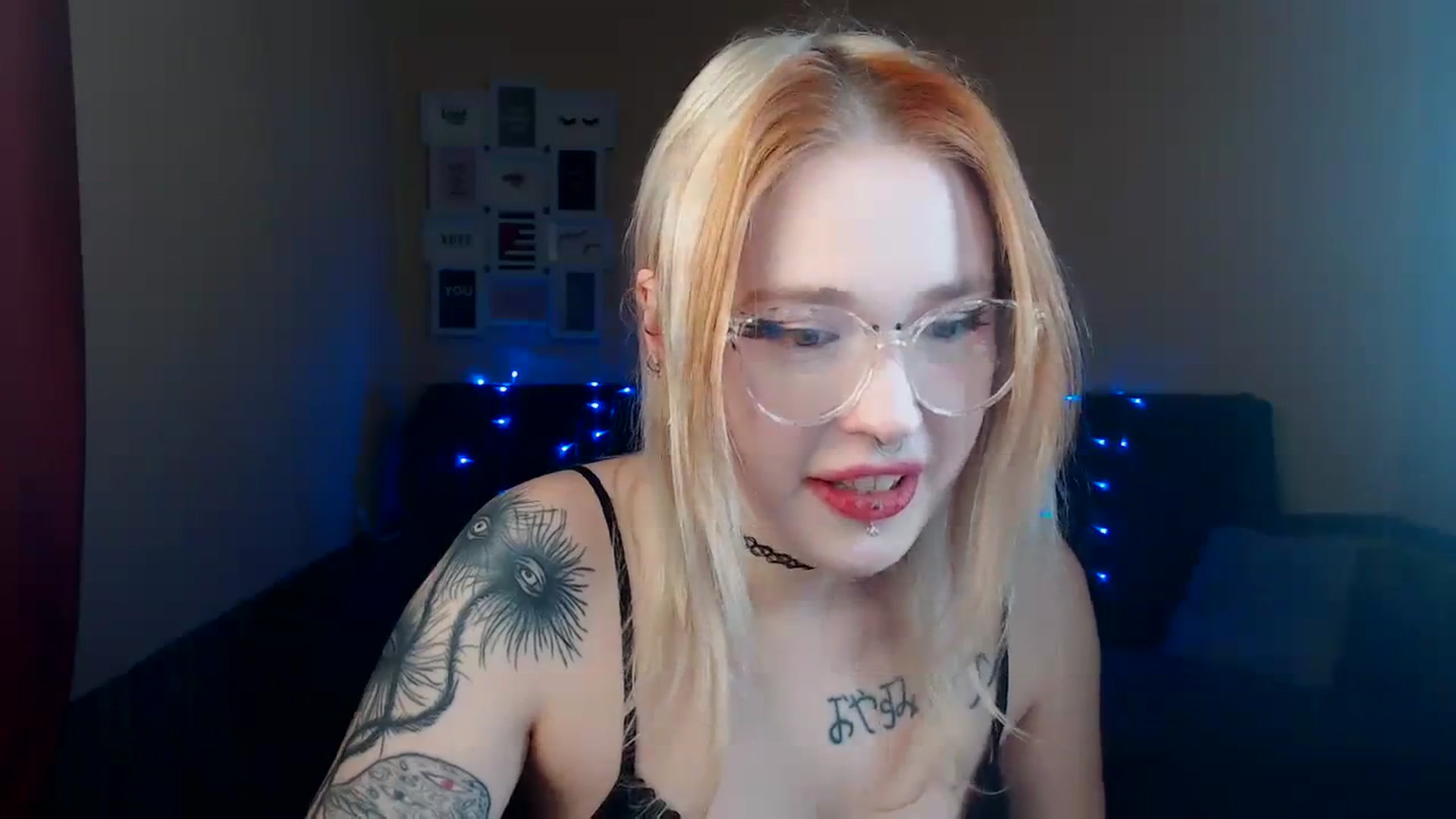 Gallery image thumbnail from Killinna's myfreecams stream on, 03/10/2024, 14:51 image 16 of 20