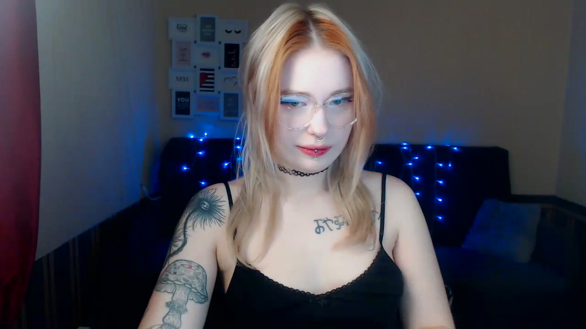 Gallery image thumbnail from Killinna's myfreecams stream on, 03/10/2024, 17:20 image 15 of 20