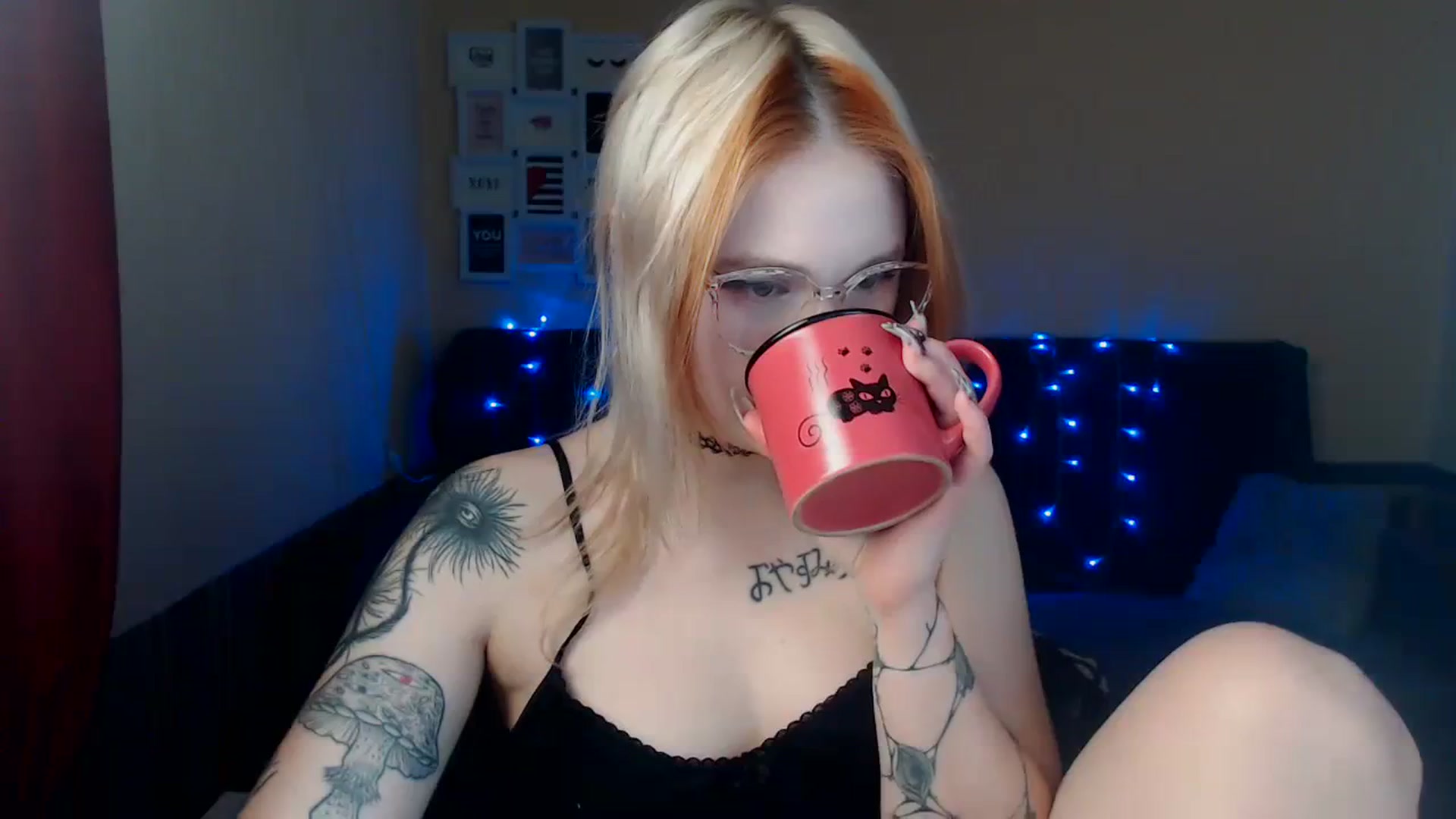 Gallery image thumbnail from Killinna's myfreecams stream on, 03/10/2024, 17:20 image 3 of 20