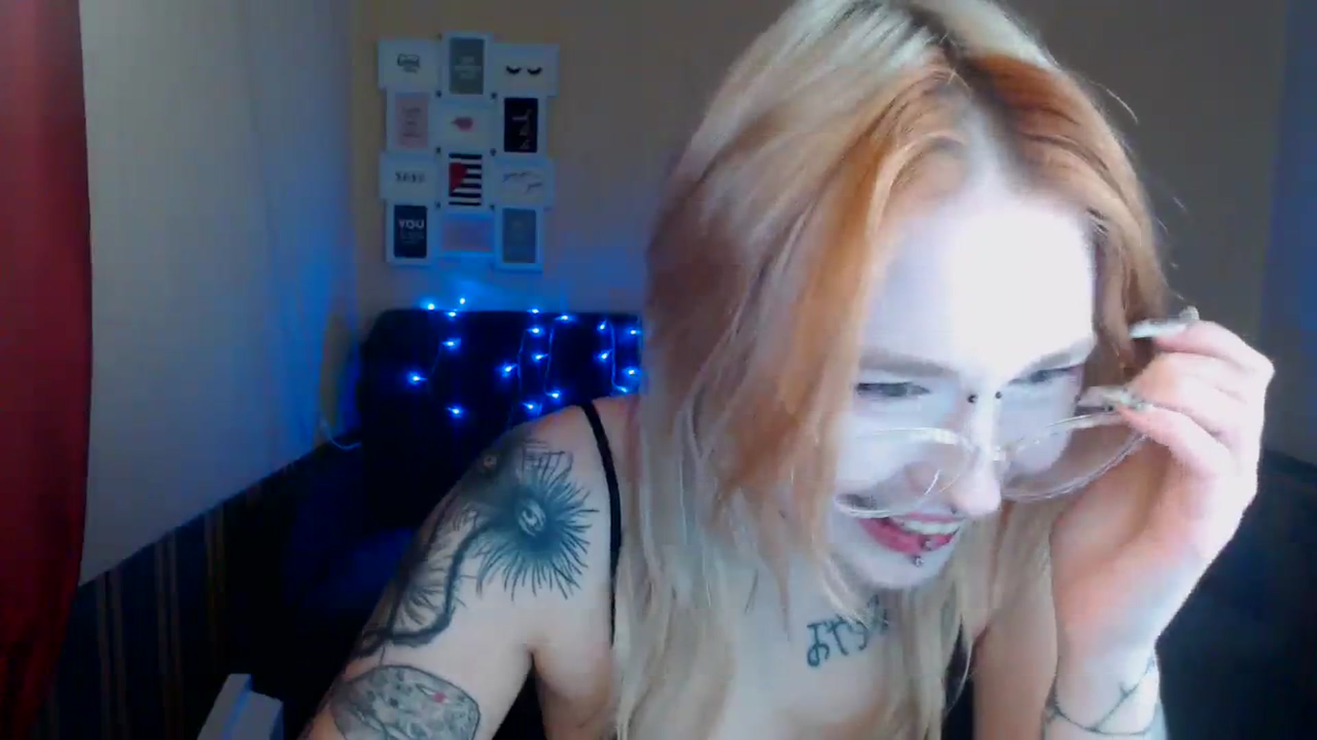 Gallery image thumbnail from Killinna's myfreecams stream on, 03/10/2024, 17:20 image 18 of 20